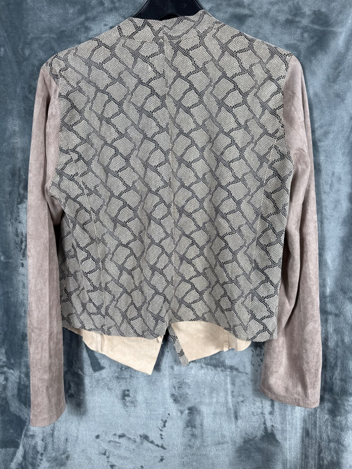 Mystree Womens Faux Suede & Snake Print Top With Asymmetrical Zipper - Medium