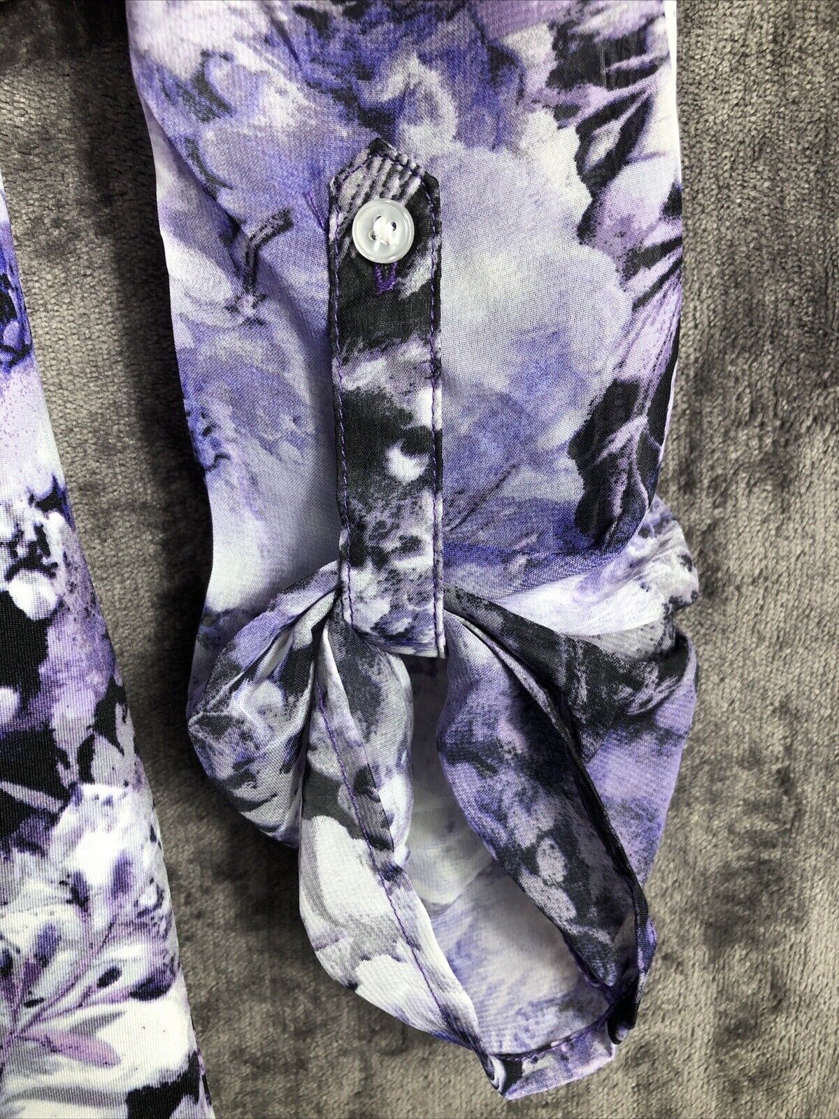 Roz&Ali Purple Floral Button Pockets Sher Sleeves V Neck Women’s Size L