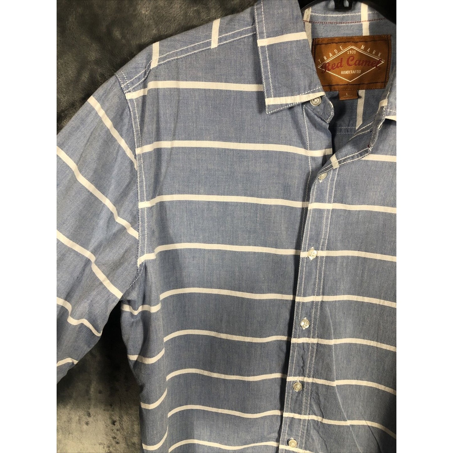Red Camel Shirt Men’s Button Down Blue Adult Size Large Long Sleeves