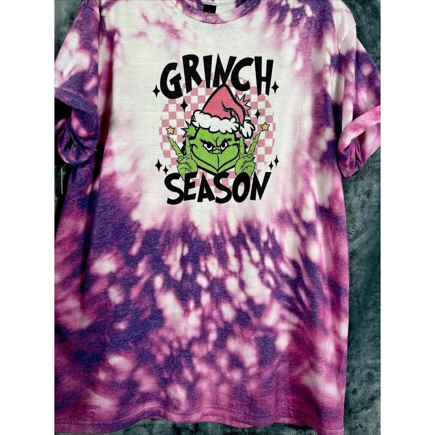 Women’s T-shirt L The Grinch Season Iced Bleached Purple Shirt