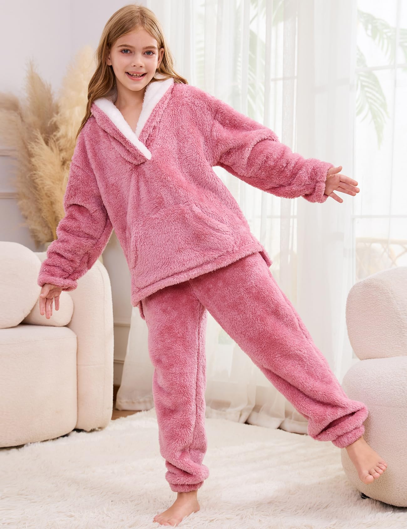 Flygo Girls Fuzzy Pants Set Fleece Outfits Winter Flannel Fluffy Pullover Sweatshirt Top Pants Sweatsuit(Pink-S)