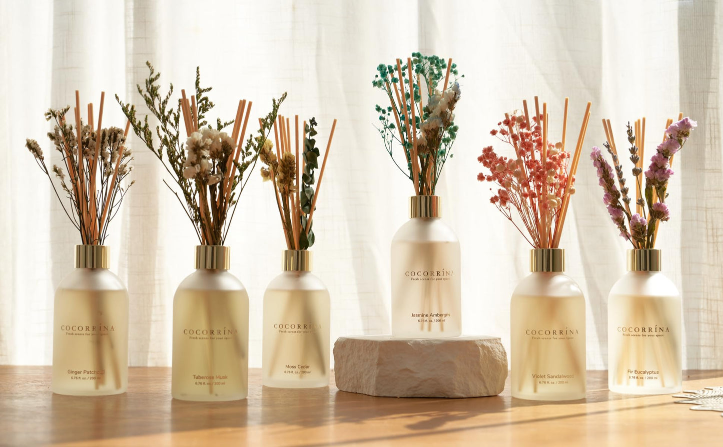 COCORRÍNA Reed Diffuser -Moss Cedar 6.76 oz Flower Reed Diffuser Set with 8 Sticks - Home Fragrance Office Bedroom Bathroom Shelf Decor