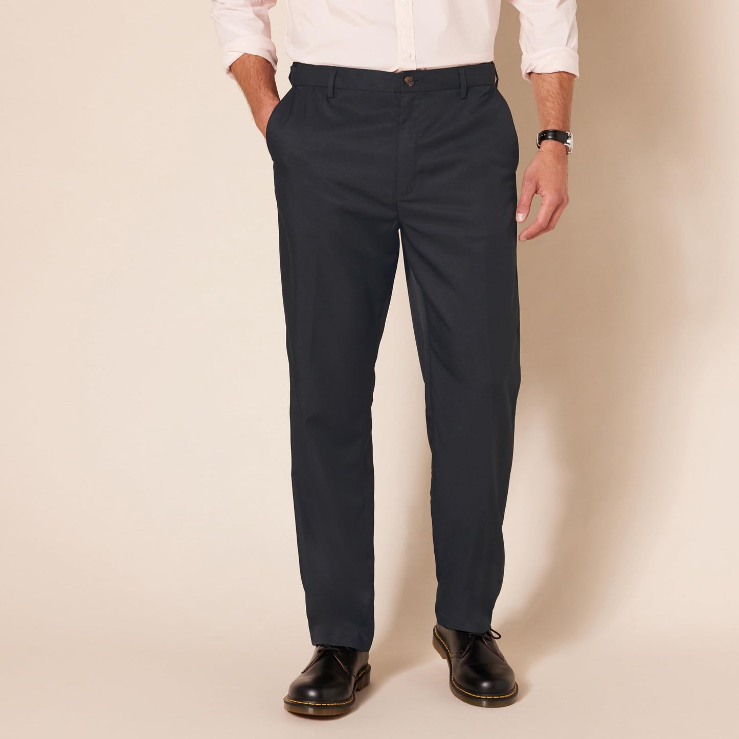 Amazon Essentials Men's Classic-Fit Expandable-Waist Flat-Front Dress Pant, Black, 36W x 32L