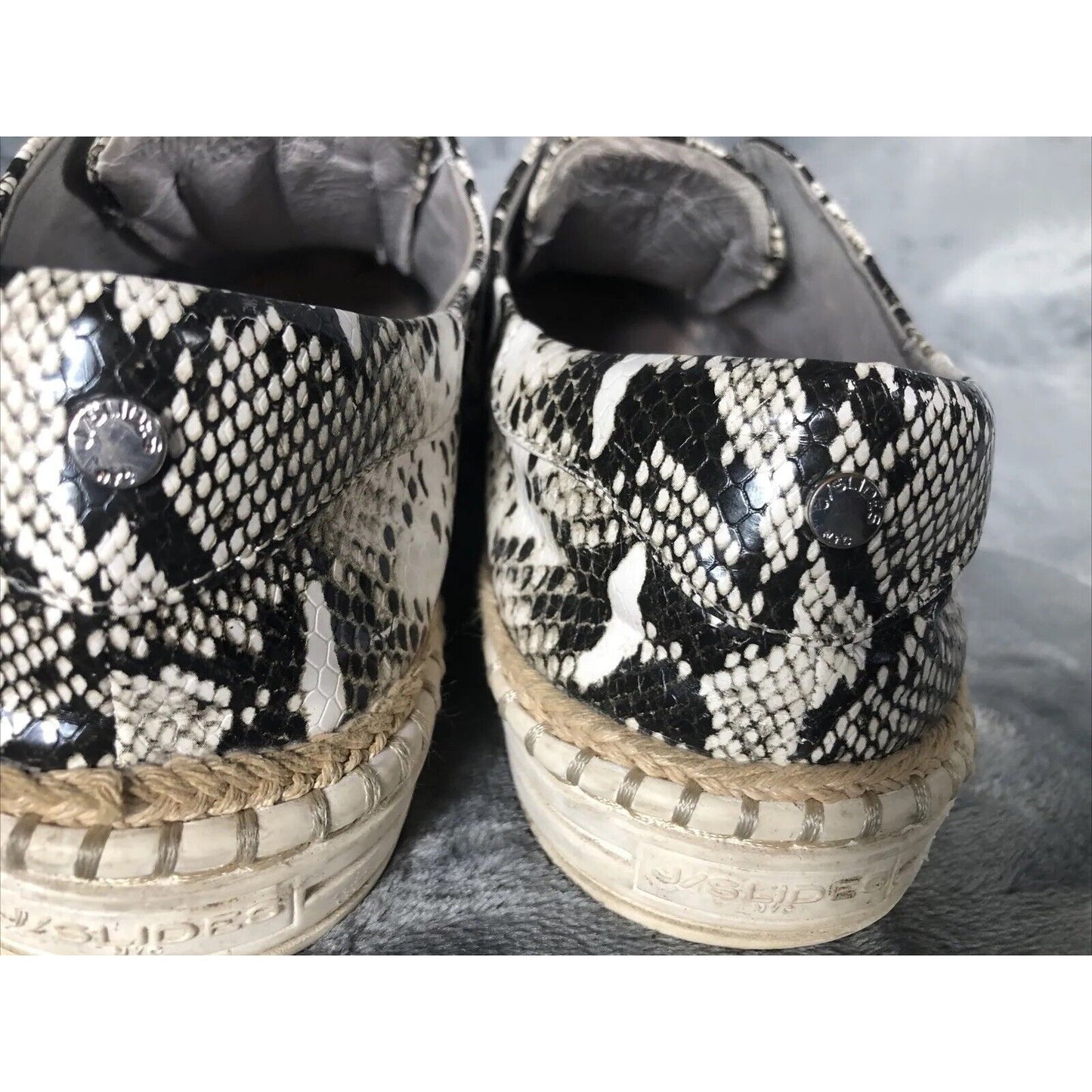 J/Slides Woman’s Super Soft Snake Skin Shoes 9 Medium