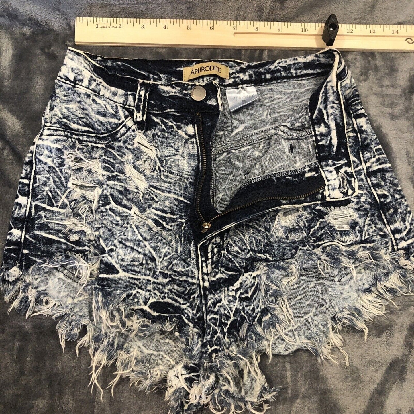 Aphrodite Distressed Stretch Denim Shorts Blue Acid Wash Made In USA Size S