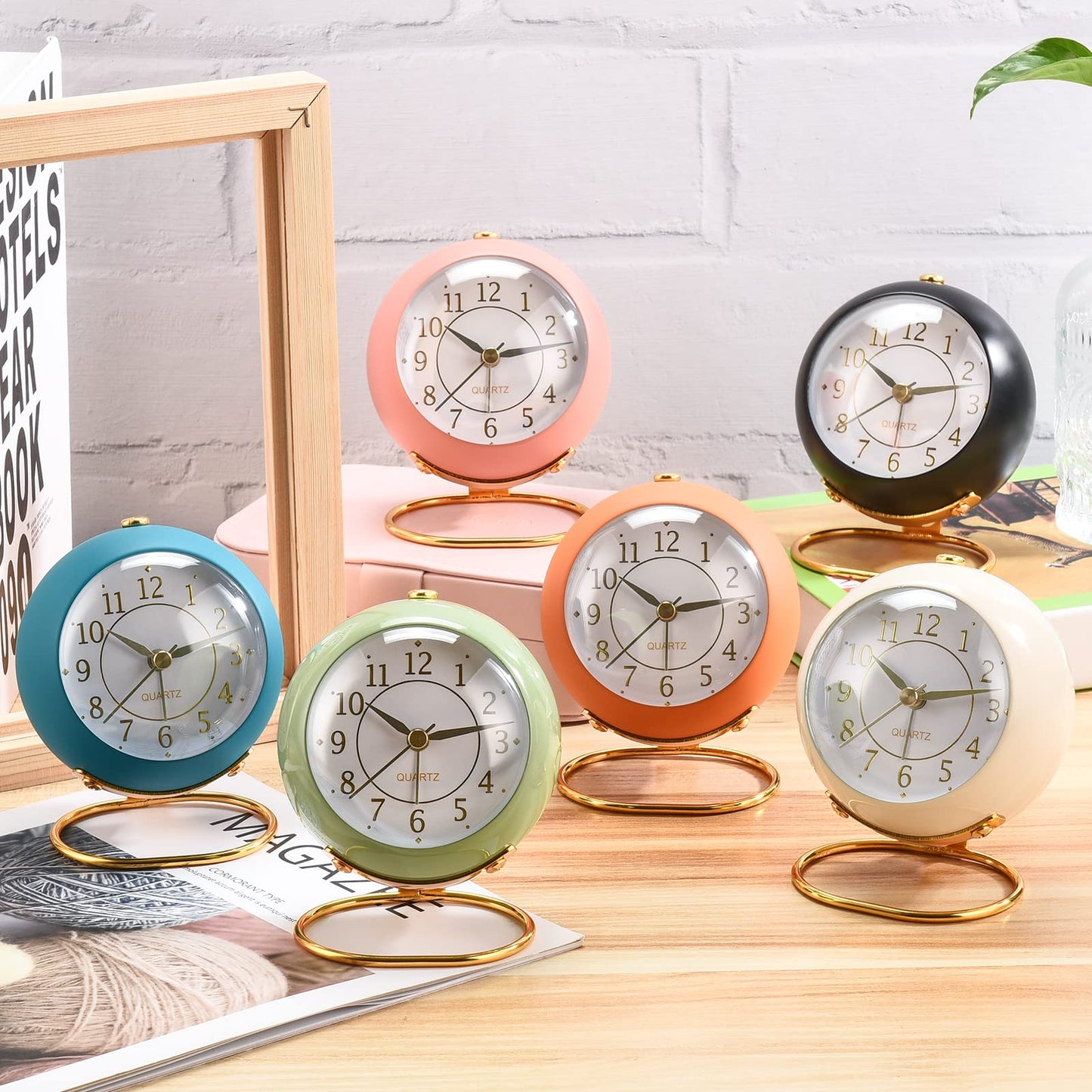 Tetino Analog Alarm Clocks,Retro Backlight Cute Simple Design Small Desk Clock with Night Light,Silent Non-Ticking,Battery Powered,for Kids,Bedroom,Travel,Kitchen,Bedside Desktop.(Green)