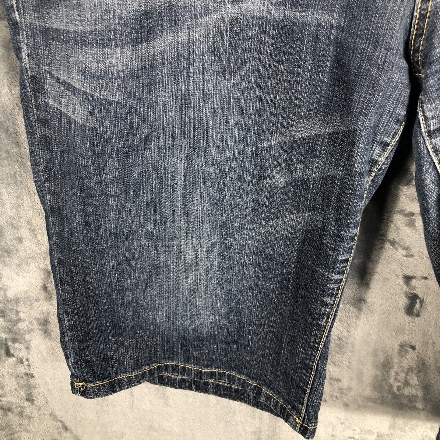 Mossimo Denim Bermuda Shorts Women’s Size Adult 17 Distressed Stretch Fit 6