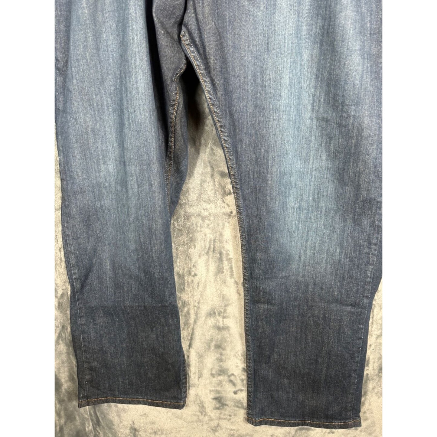 Wrangler Denim Men's Pants Relaxed Fit Jeans Adult Size Men’s 42-30