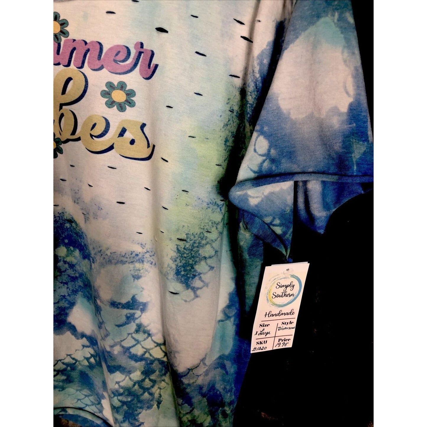 Summer Vibes Distressed Women’s Mermaid T-Shirt Size Adult ￼Extra Large