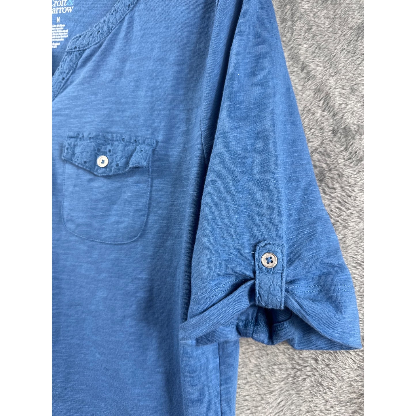 Croft & Barrow Womens Blue Henley Top W/ Lace Trim Button Pockets & Roll-Tab Sleeves Medium