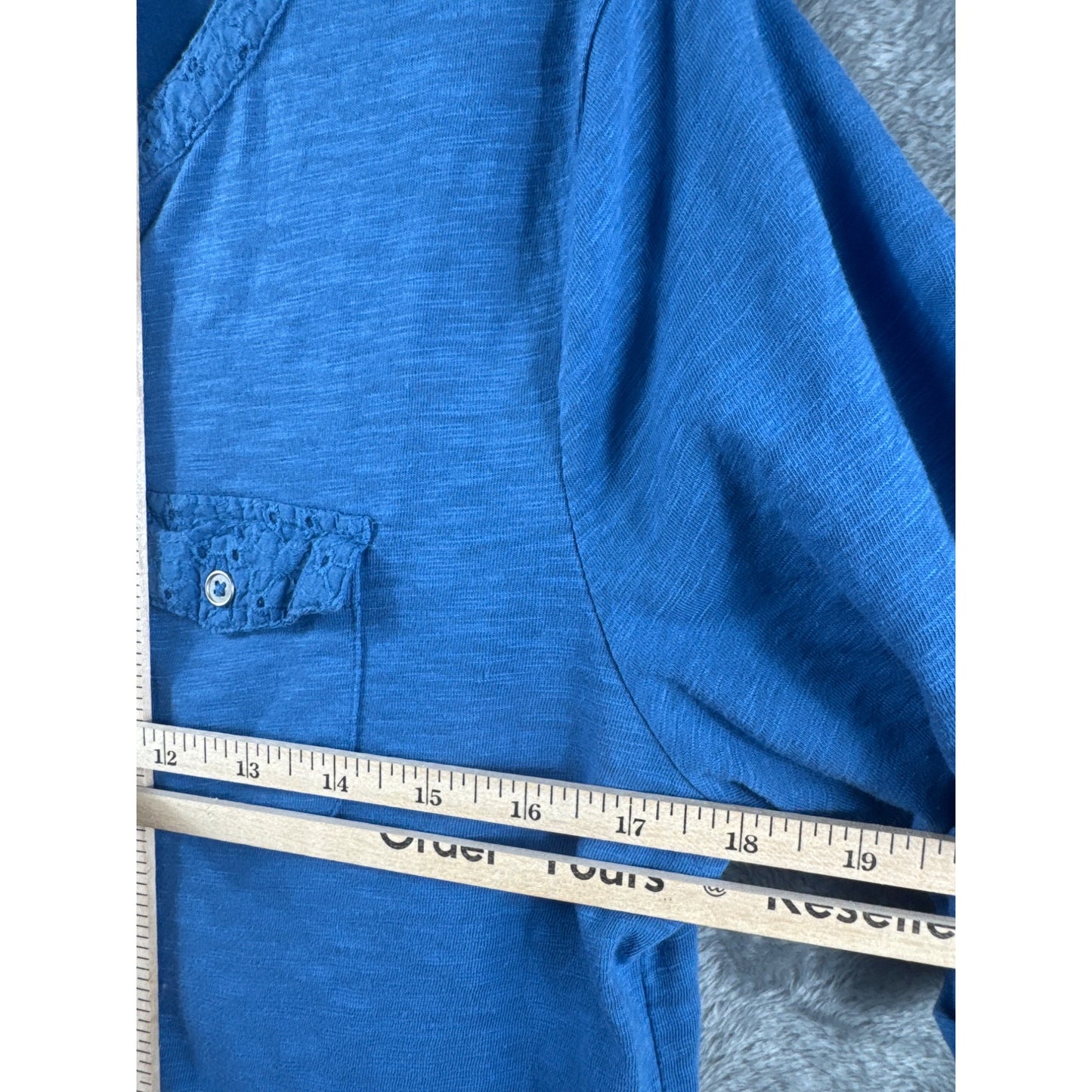 Croft & Barrow Womens Blue Henley Top W/ Lace Trim Button Pockets & Roll-Tab Sleeves Medium