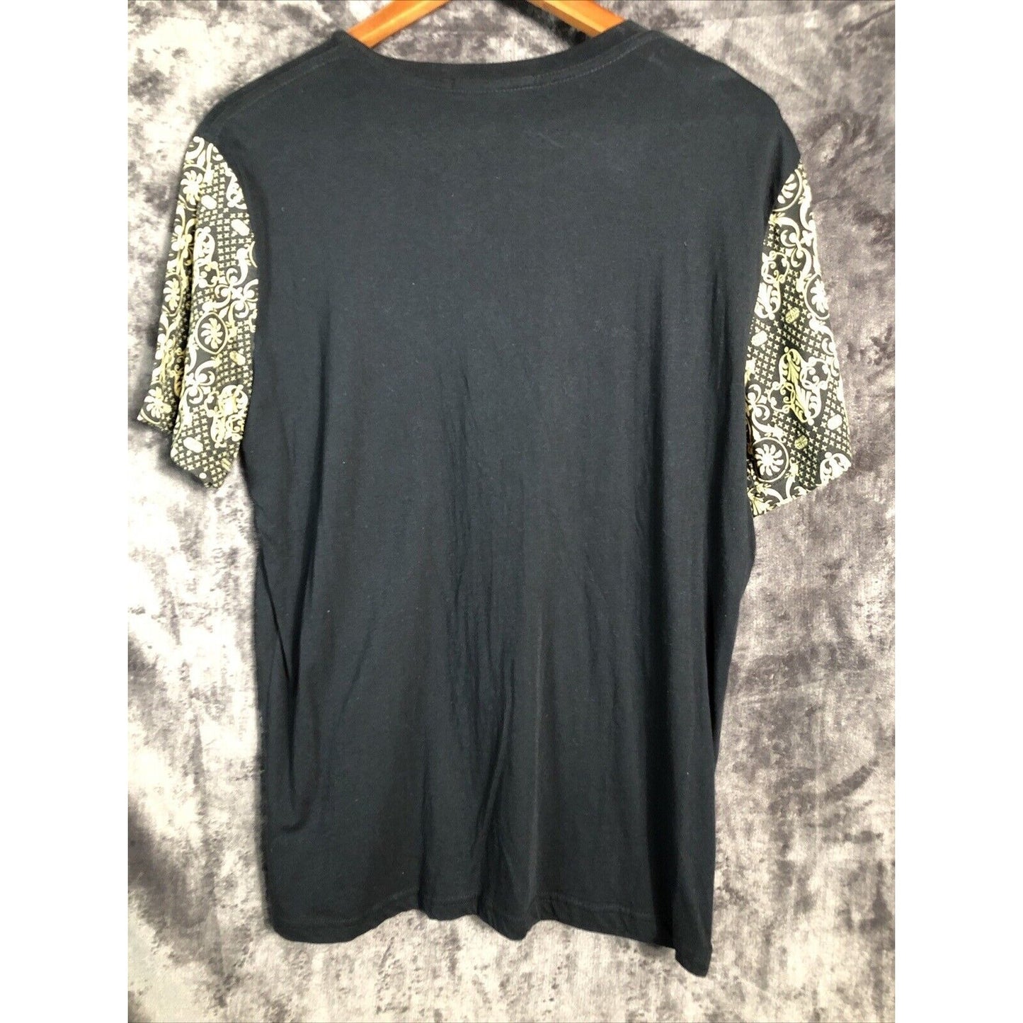 2 Men Men’s Pocket Tee Shirt Two Toned Black  Yellow Geo Print Shirt Size L