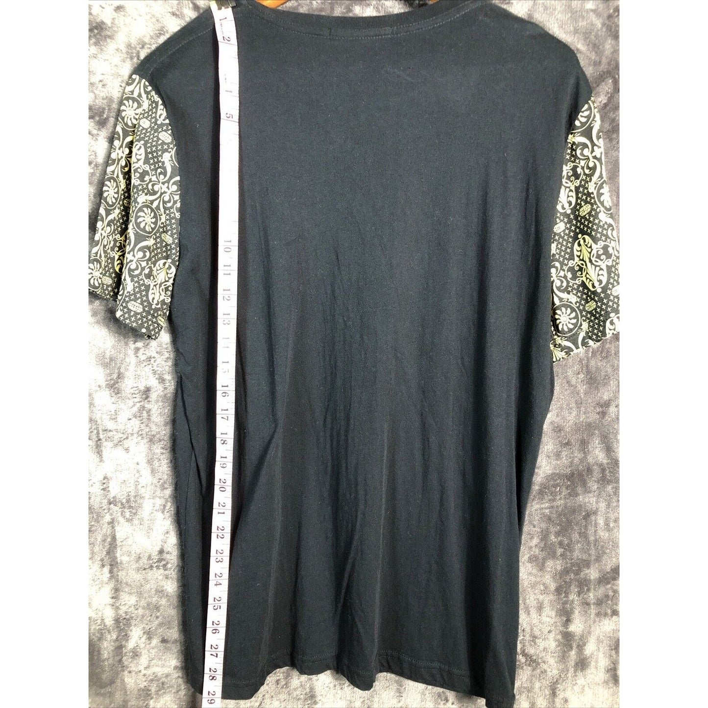 2 Men Men’s Pocket Tee Shirt Two Toned Black  Yellow Geo Print Shirt Size L