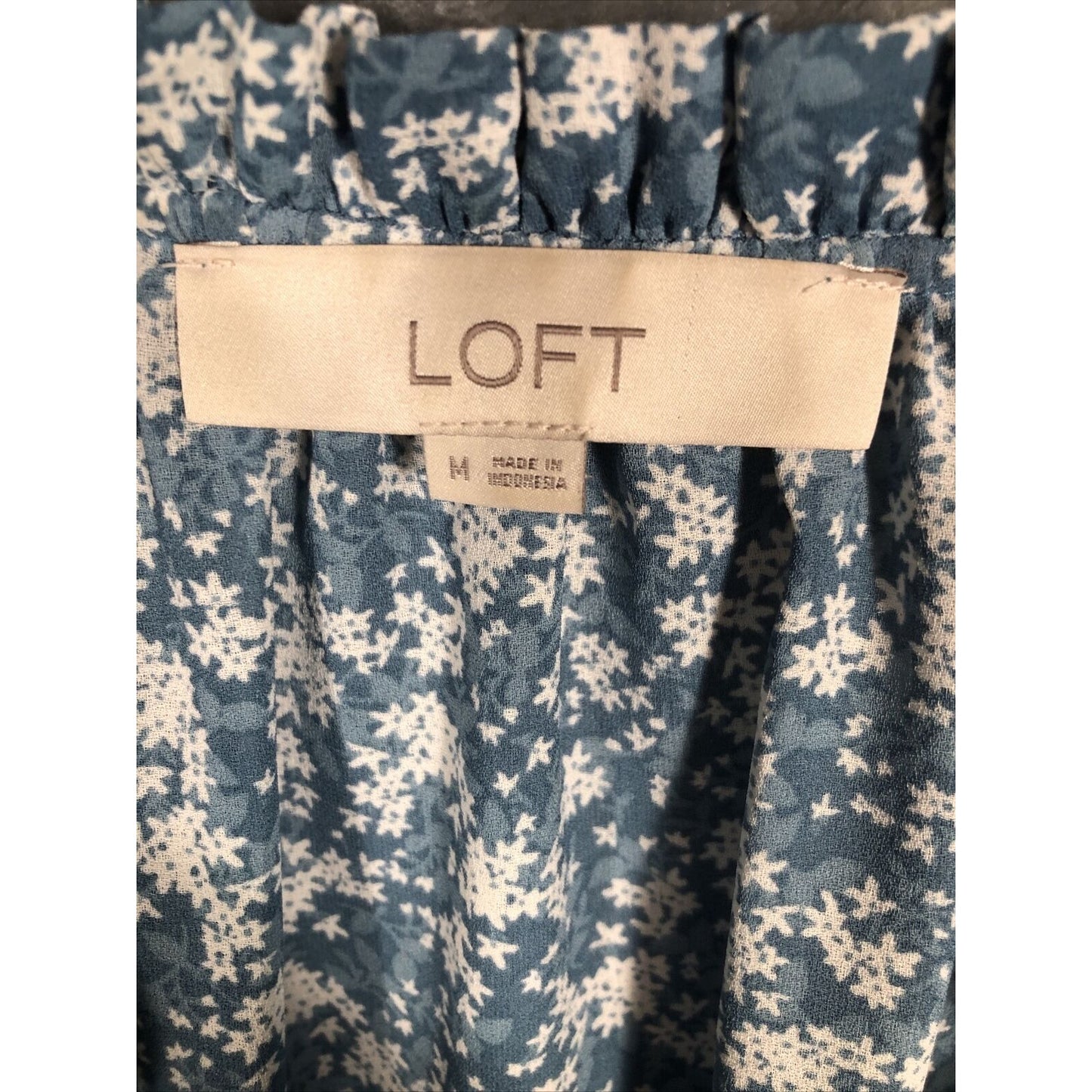 Loft Peasant Blouse Women’s Size Medium Blue Flowers Ruffle Bottom And Sleeves