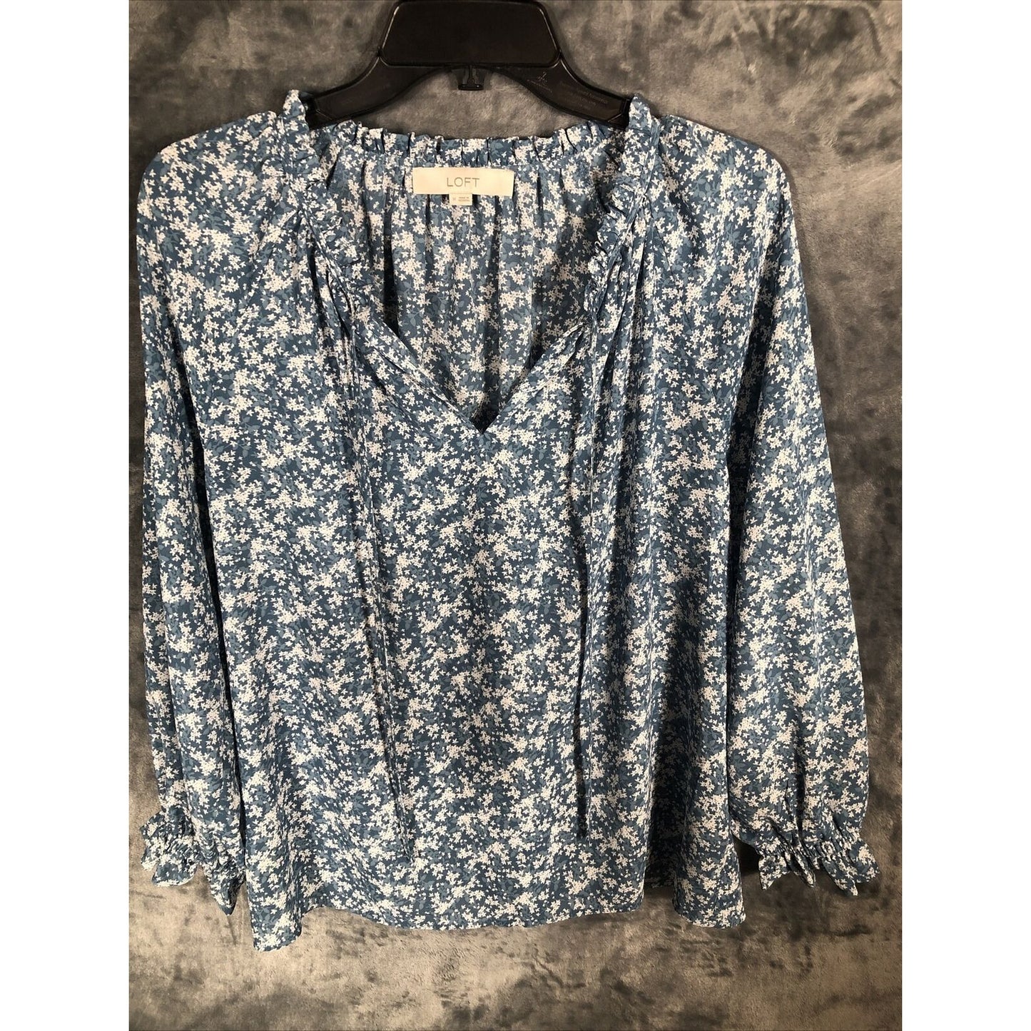 Loft Peasant Blouse Women’s Size Medium Blue Flowers Ruffle Bottom And Sleeves