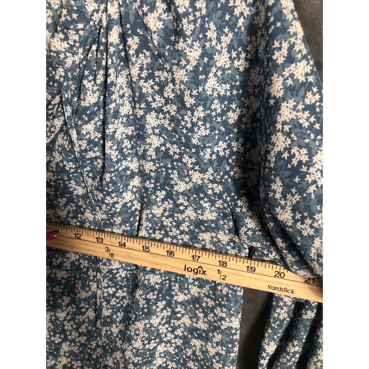 Loft Peasant Blouse Women’s Size Medium Blue Flowers Ruffle Bottom And Sleeves