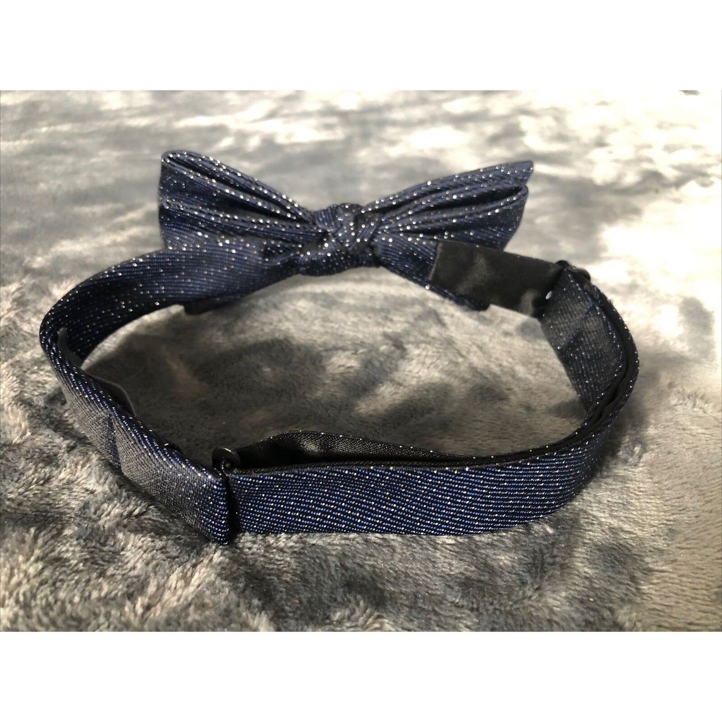 Madison Couture Mens Adjustable Navy & Silver Polka Dot Bow Tie
