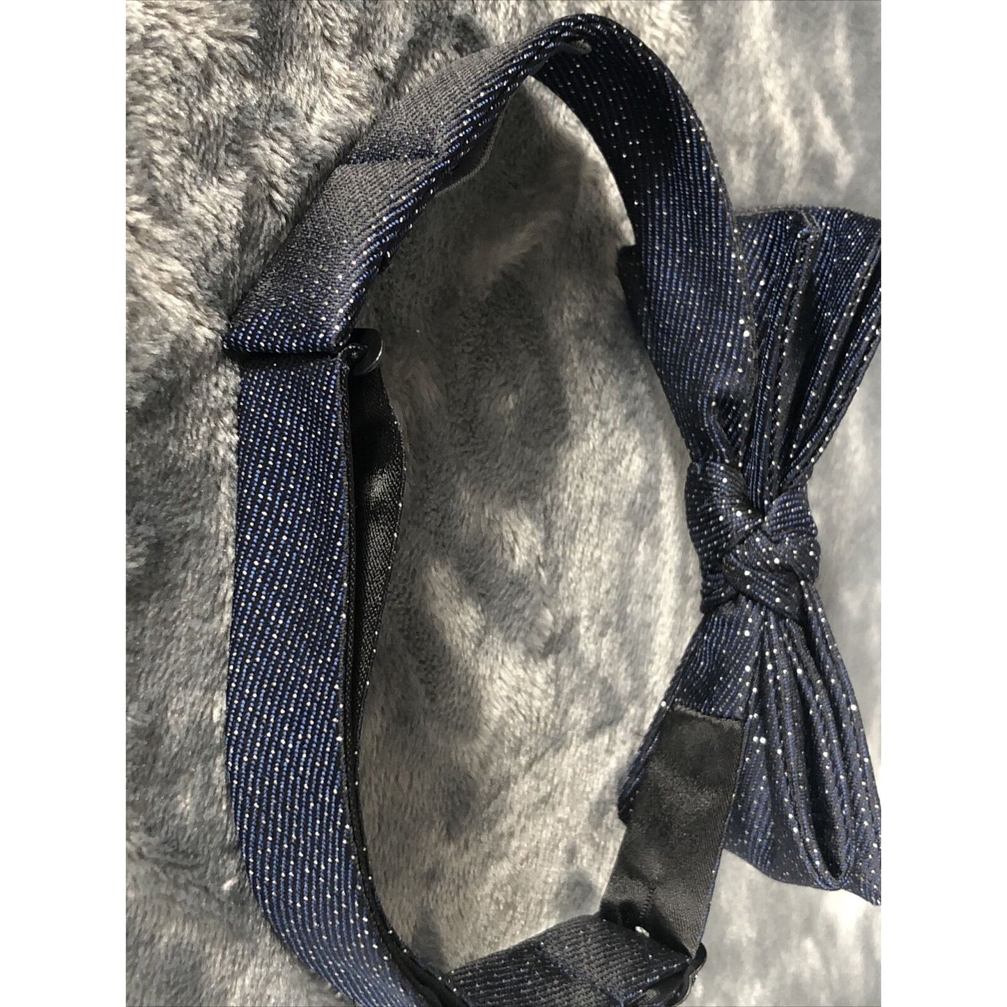 Madison Couture Mens Adjustable Navy & Silver Polka Dot Bow Tie