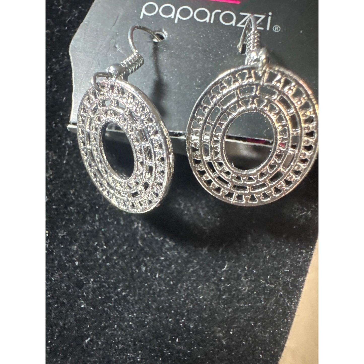 Paparazzi Silver Tone Filigree Necklace Bracelet & Earring Set
