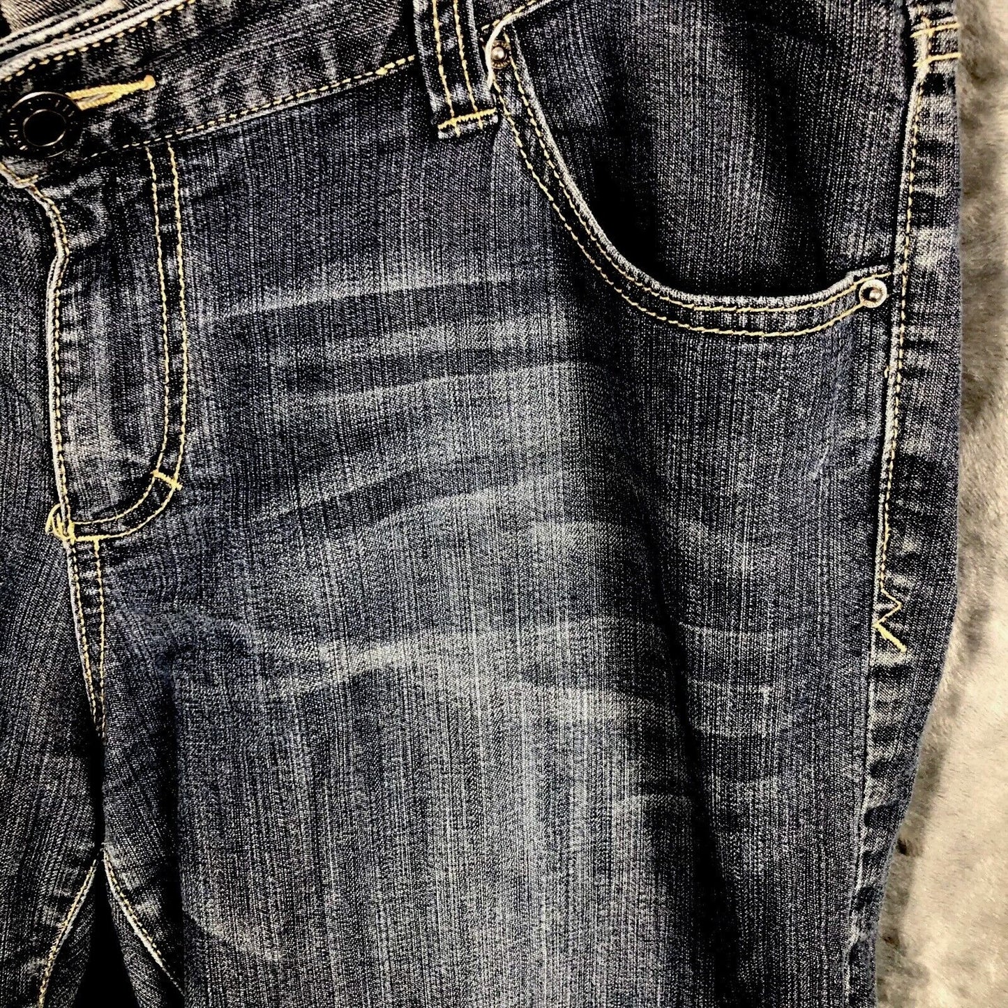 Mossimo Denim Bermuda Shorts Women’s Size Adult 17 Distressed Stretch Fit 6