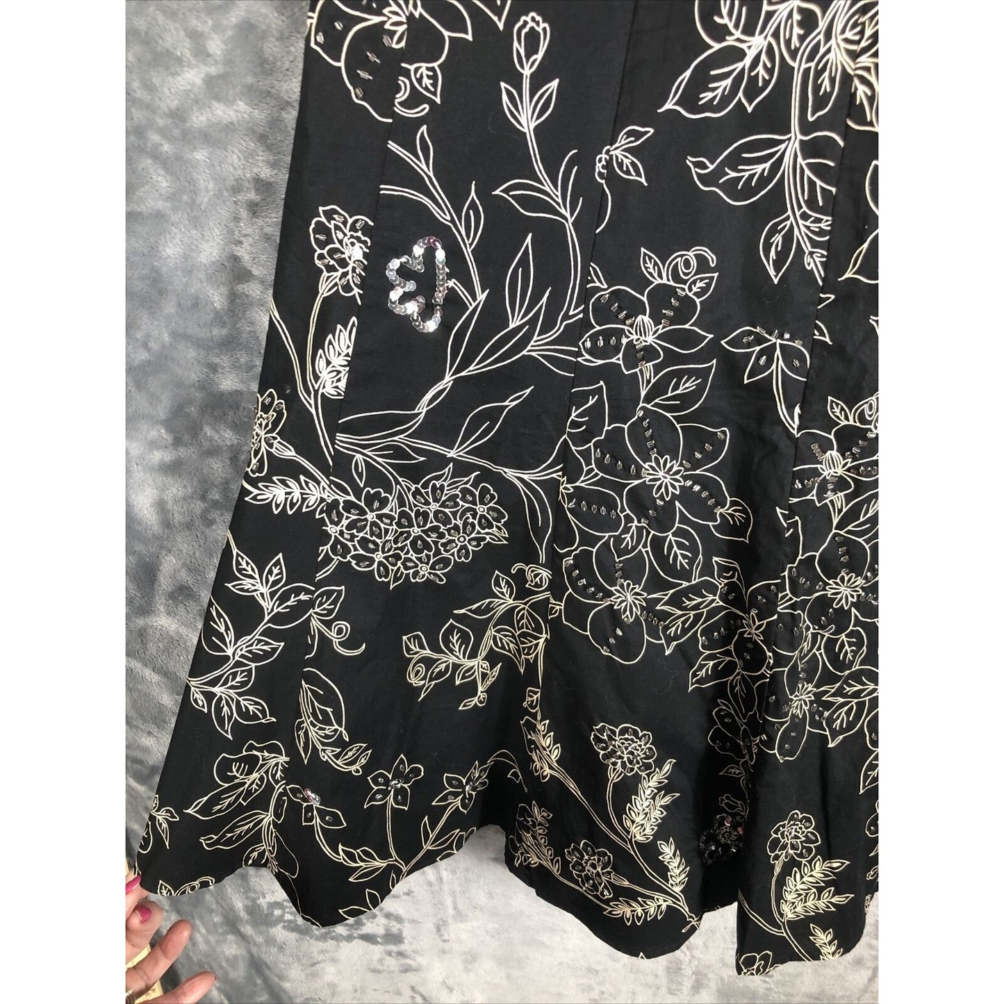 Ann Taylor Loft Skirt 4 Women’s Black Flare Floral Sequined Black Tan