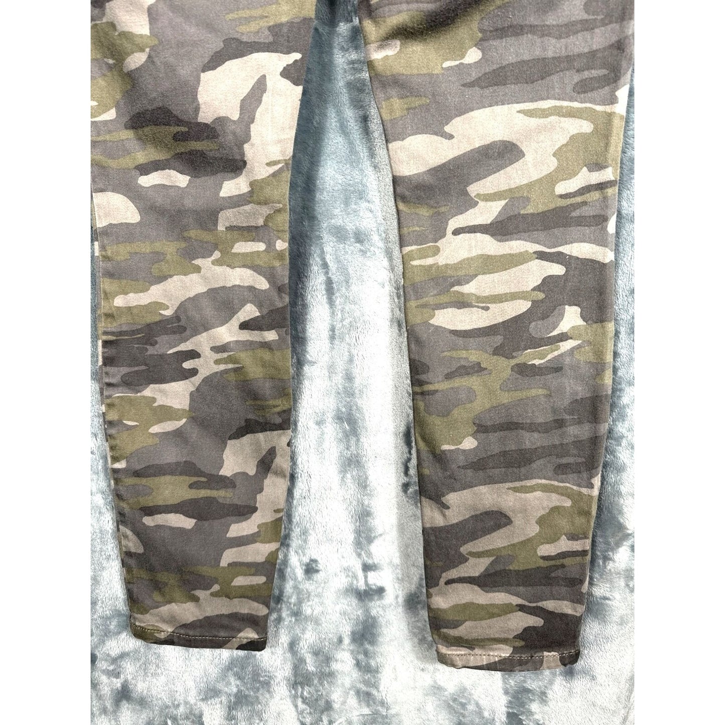 Express Jeans Ankle Legging camouflage size 12 girls