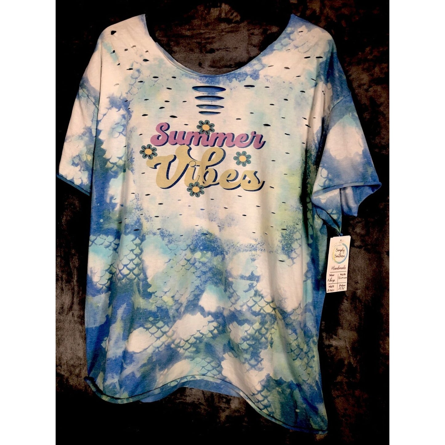 Summer Vibes Distressed Women’s Mermaid T-Shirt Size Adult ￼Extra Large