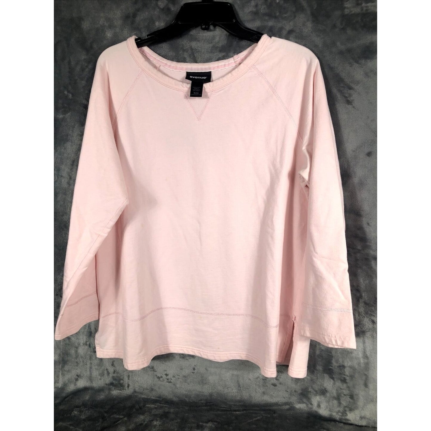 Avenue Sweatshirt Women’s Carolina Panthers Pull Over Shirt