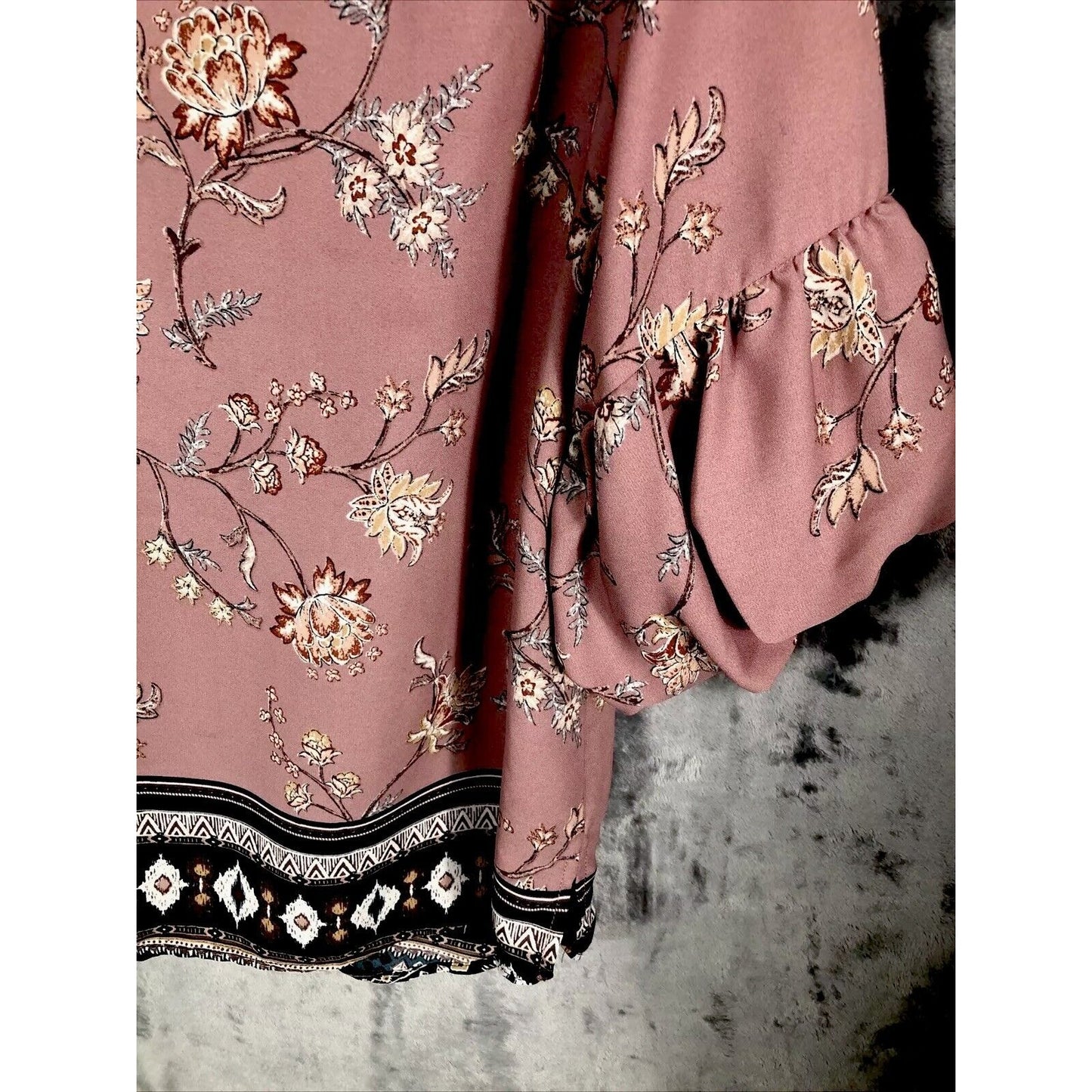 Charmed by Eve Blouse Women L Pink Black Floral 3/4 Puff Sleeve V-Neck Pullover