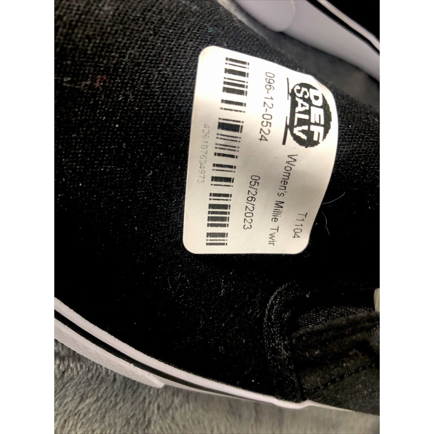 A New Day Shoes Womens 8 Millie Twin Sneakers Slip On 17730 Black Canvas Casual