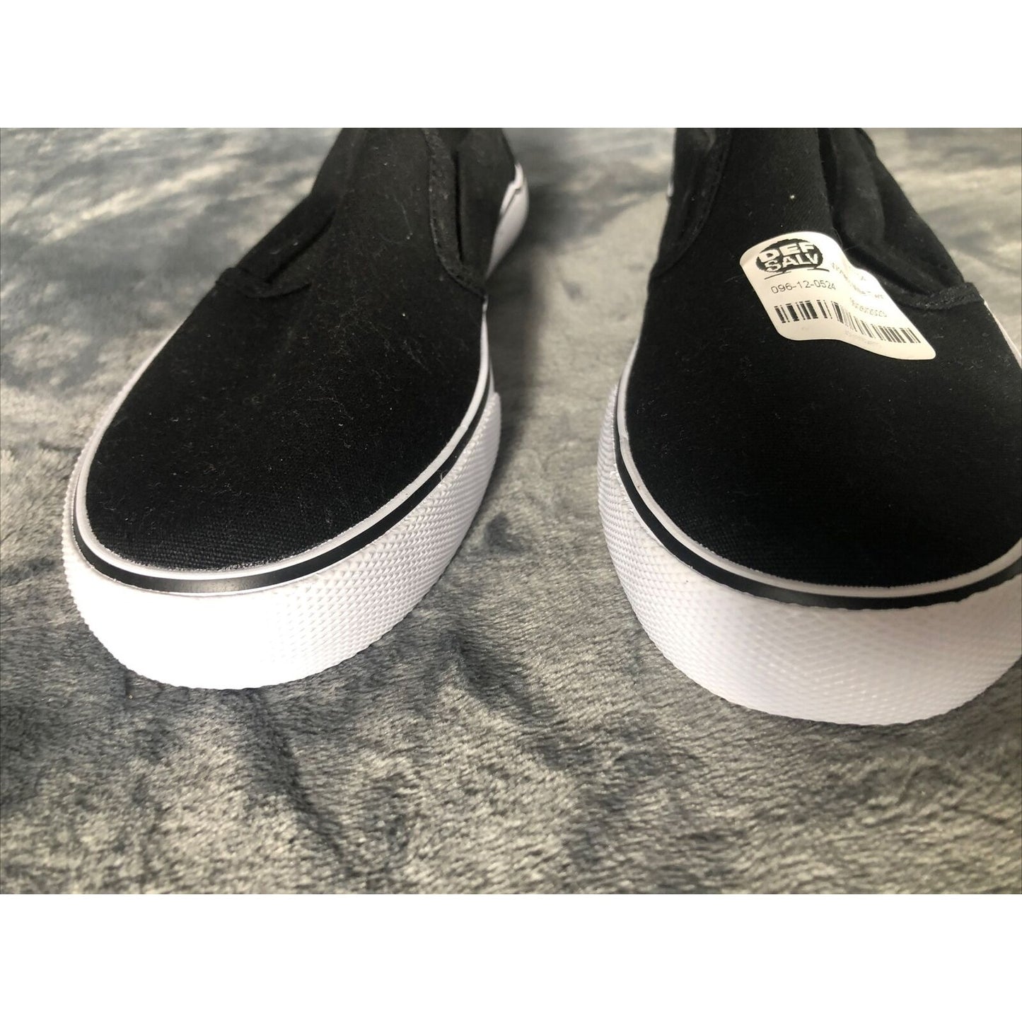 A New Day Shoes Womens 8 Millie Twin Sneakers Slip On 17730 Black Canvas Casual