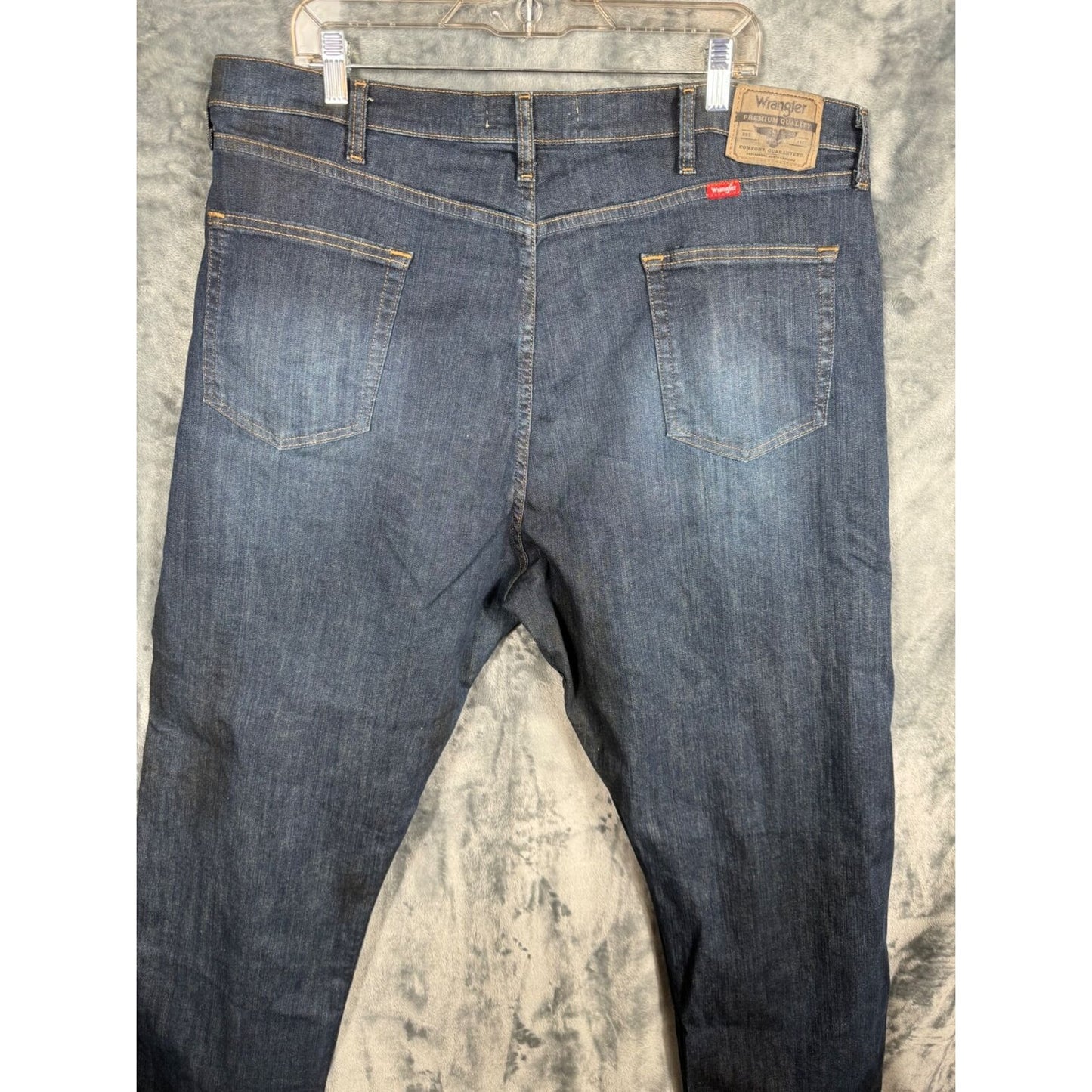Wrangler Denim Men's Pants Relaxed Fit Jeans Adult Size Men’s 42-30