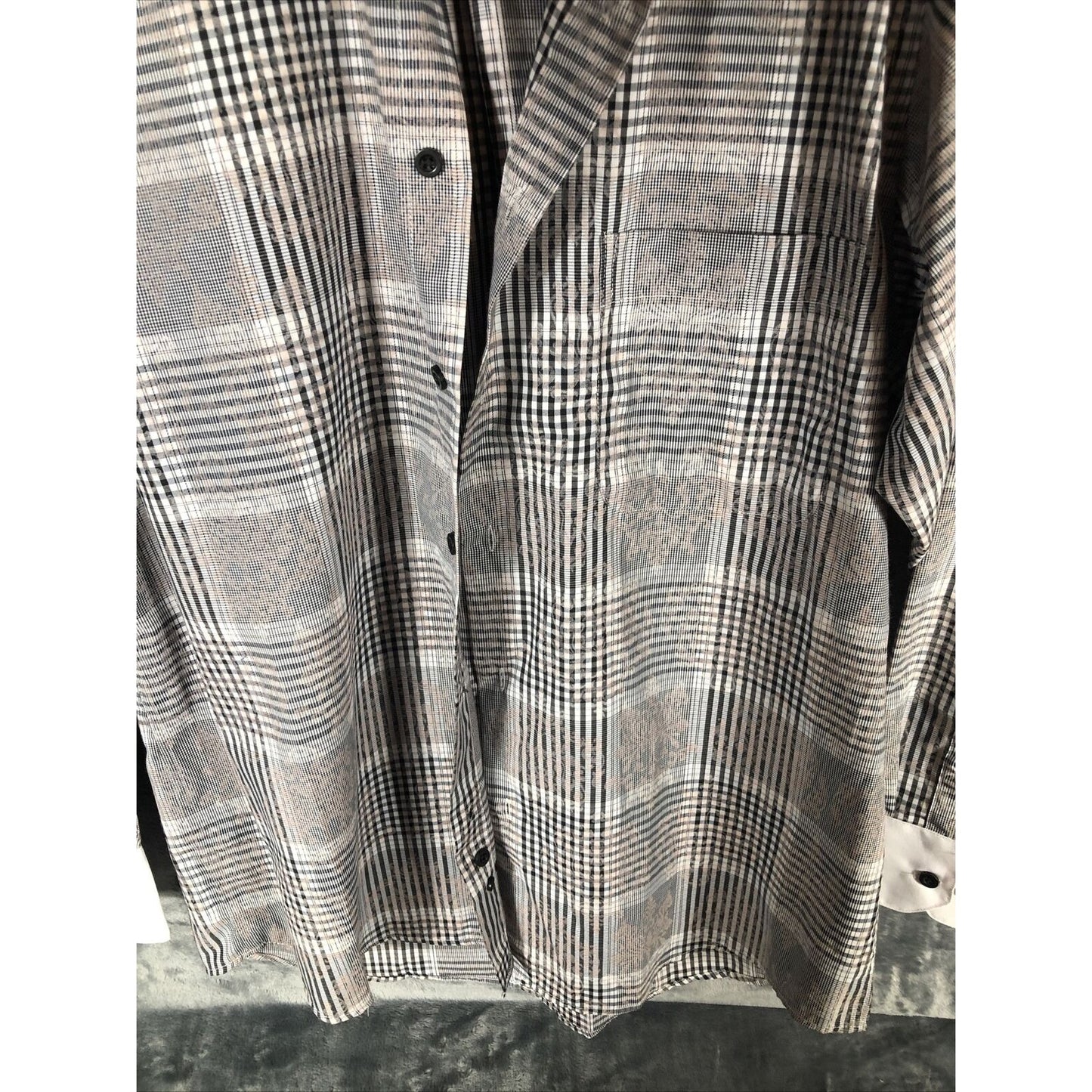 Gino Lussari Men’s Gray Plaid Button Down Adult Size 32-33 Shirt