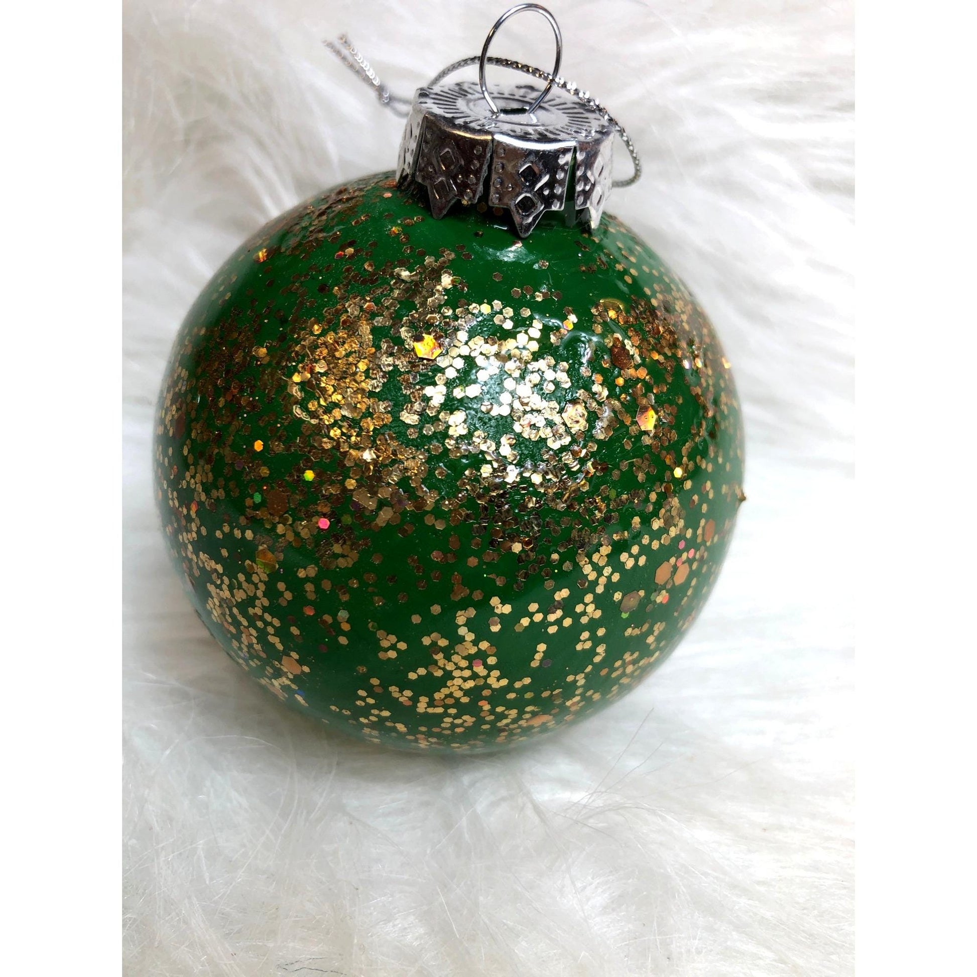 Elegant Green & Gold Glitter Christmas Ornaments: Hand-Painted Baubles for Festive Holiday Tree Decor
