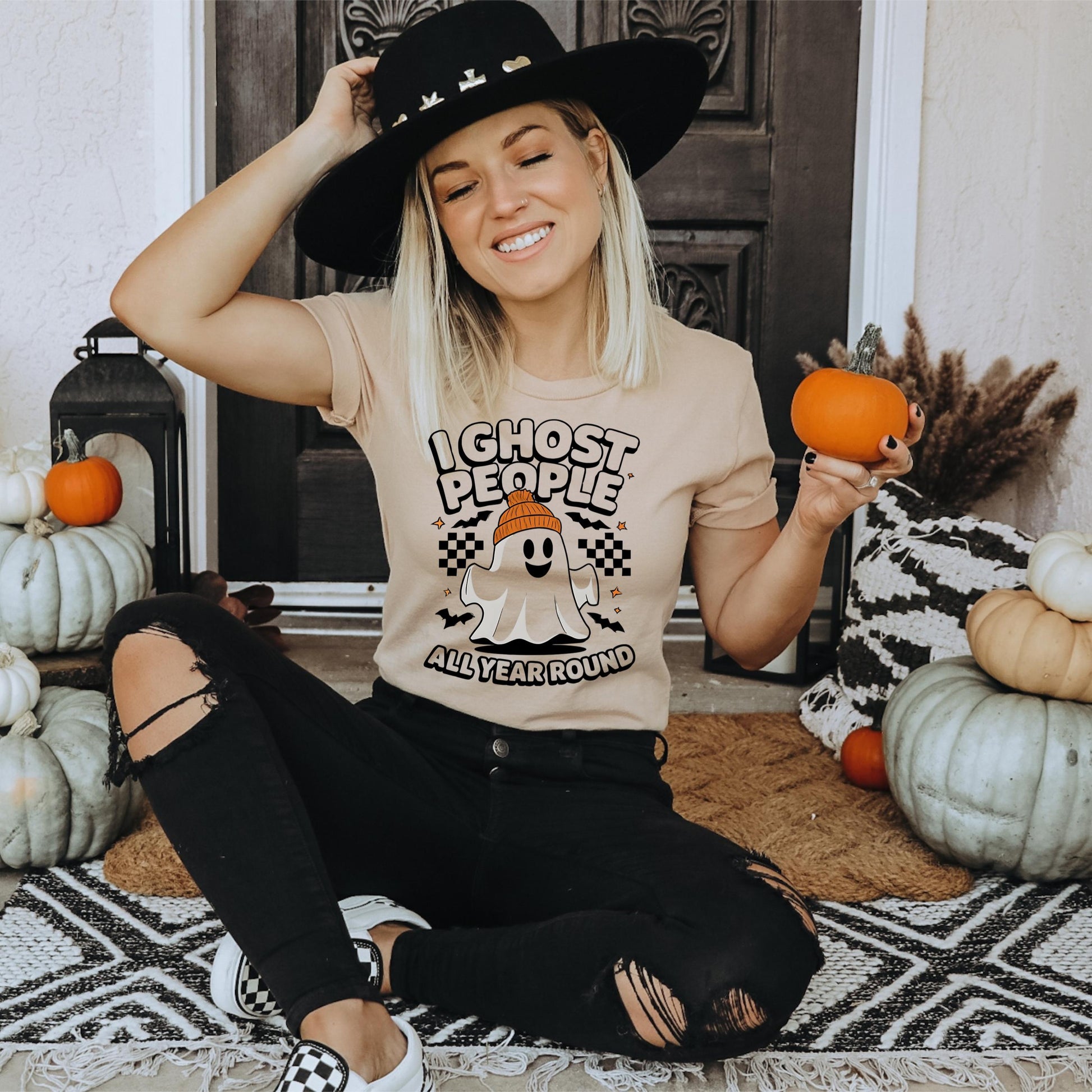Funny Introvert Ghost T-Shirt: Halloween Graphic Tee for Women, Spooky Cute Fall Top