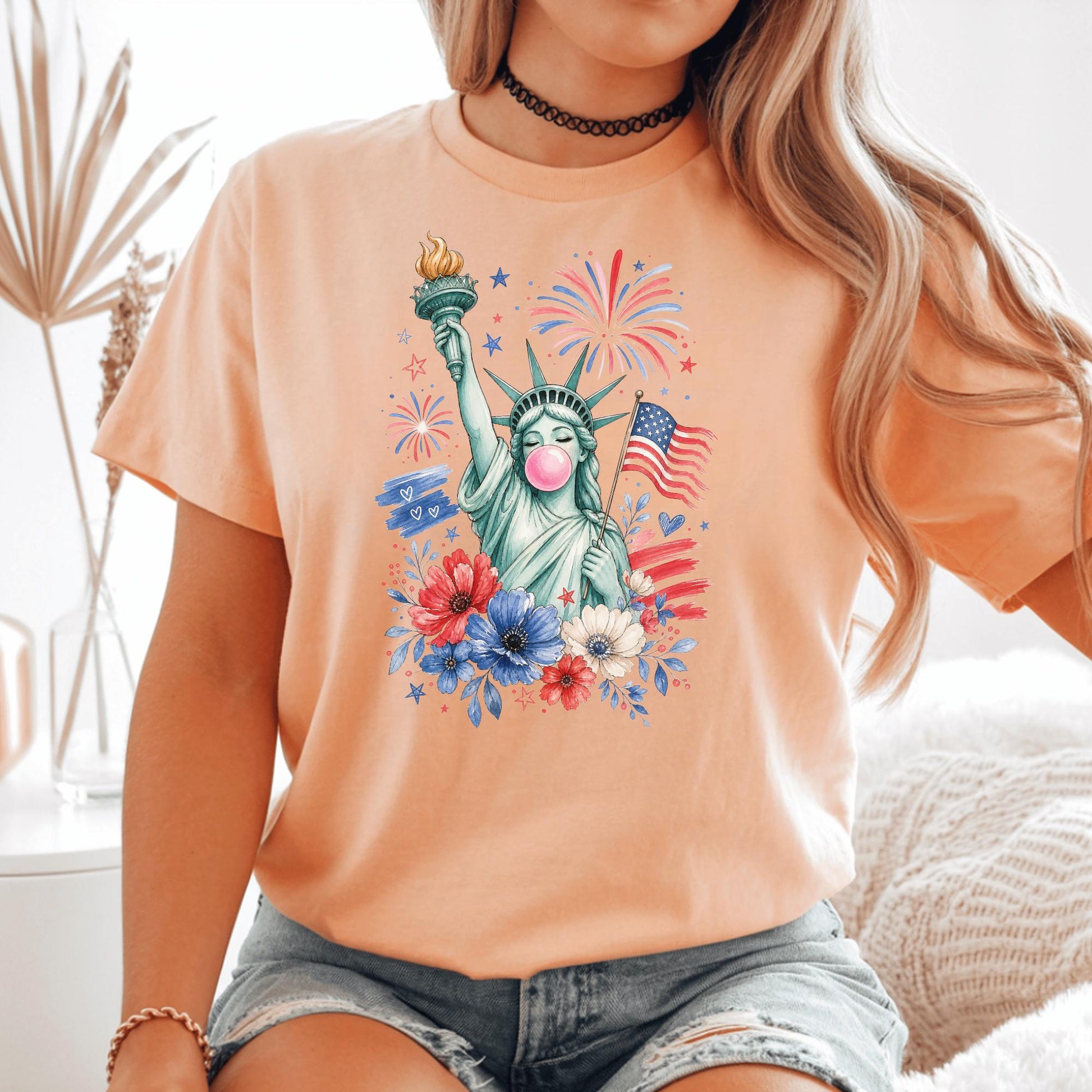 Patriotic Statue of Liberty T-Shirt, 4th of July Celebration Tee, Custom Graphic Shirt, USA Independence Day Apparel, Unique Gift for Women