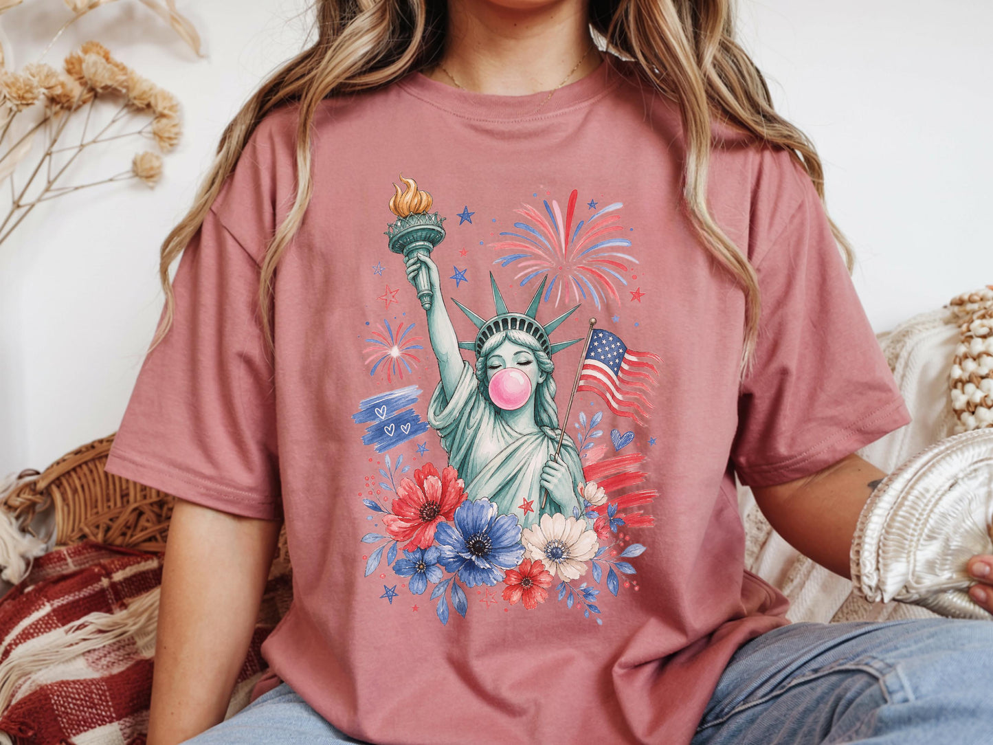 Patriotic Statue of Liberty T-Shirt, 4th of July Celebration Tee, Custom Graphic Shirt, USA Independence Day Apparel, Unique Gift for Women