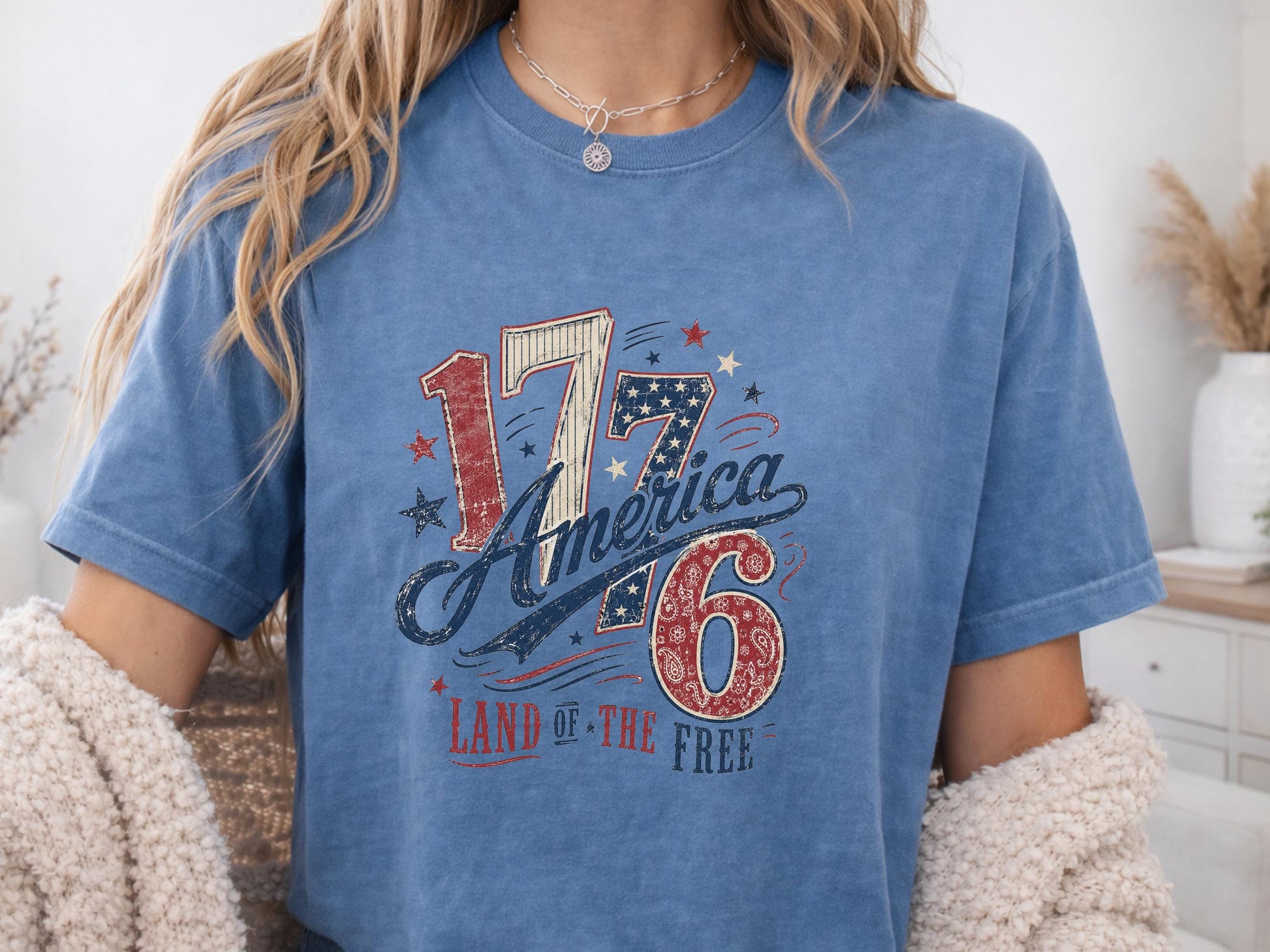 Vintage USA 1776 T-Shirt, Patriotic American Design, Land of the Free Tee, Independence Day Shirt, 4th of July Top, Retro USA Shirt