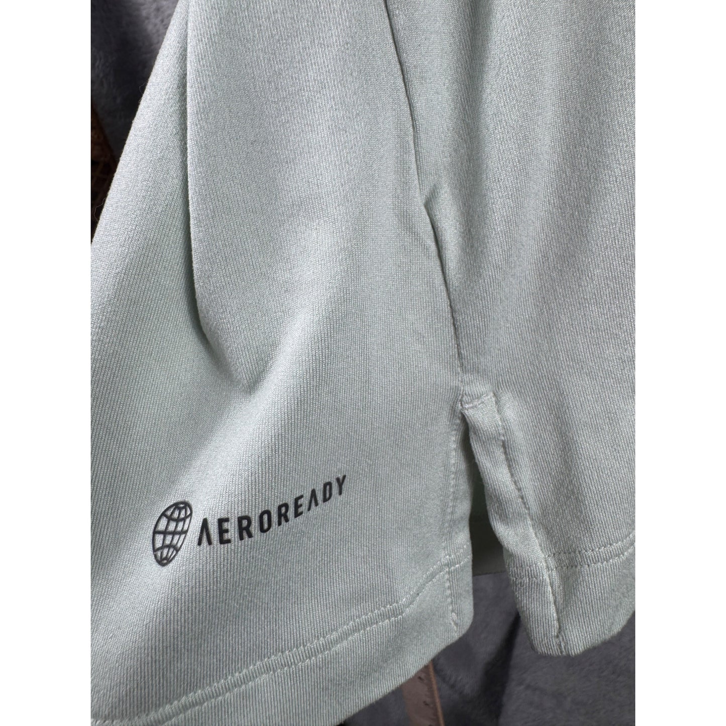 Adidas Long-Sleeve AEROREADY Quarter-Zip Performance Shirt Light Green Size XL Lightweight & Breathable Material