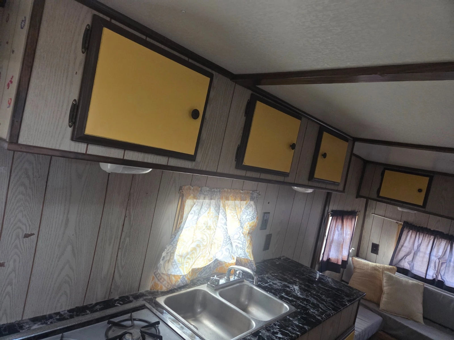 1975 20FT. COACHMEN CADET  VINTAGE TRAVEL TRAILER CAMPER NICE REMODELED INTERIOR