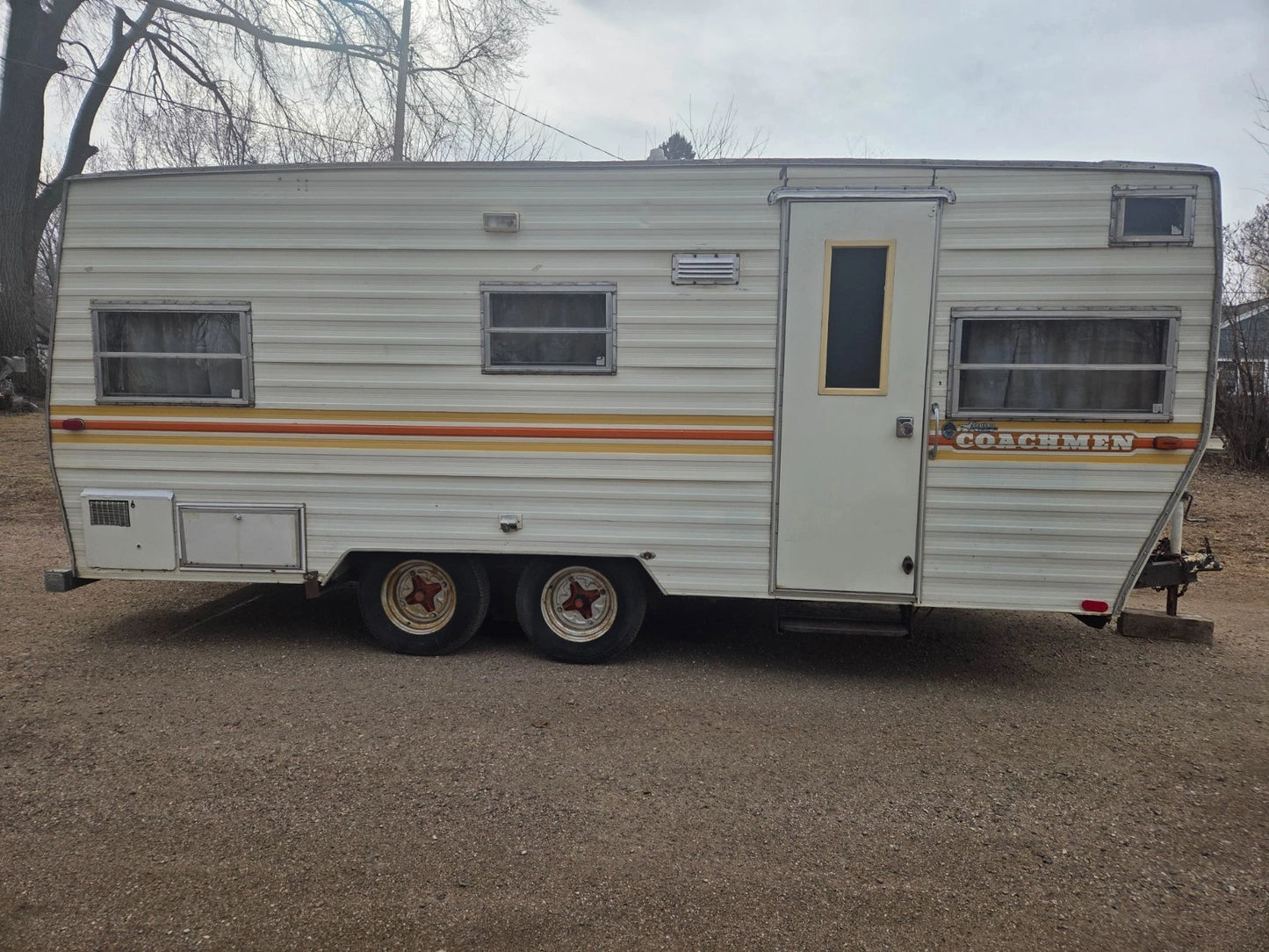 1975 20FT. COACHMEN CADET  VINTAGE TRAVEL TRAILER CAMPER NICE REMODELED INTERIOR