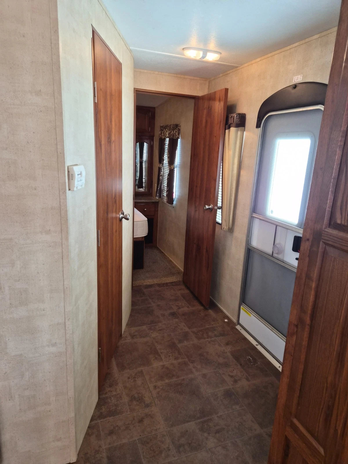 2012 KEYSTONE HORNET HIDEOUT PLATINUM CAMPER TRAILER 31RLDS