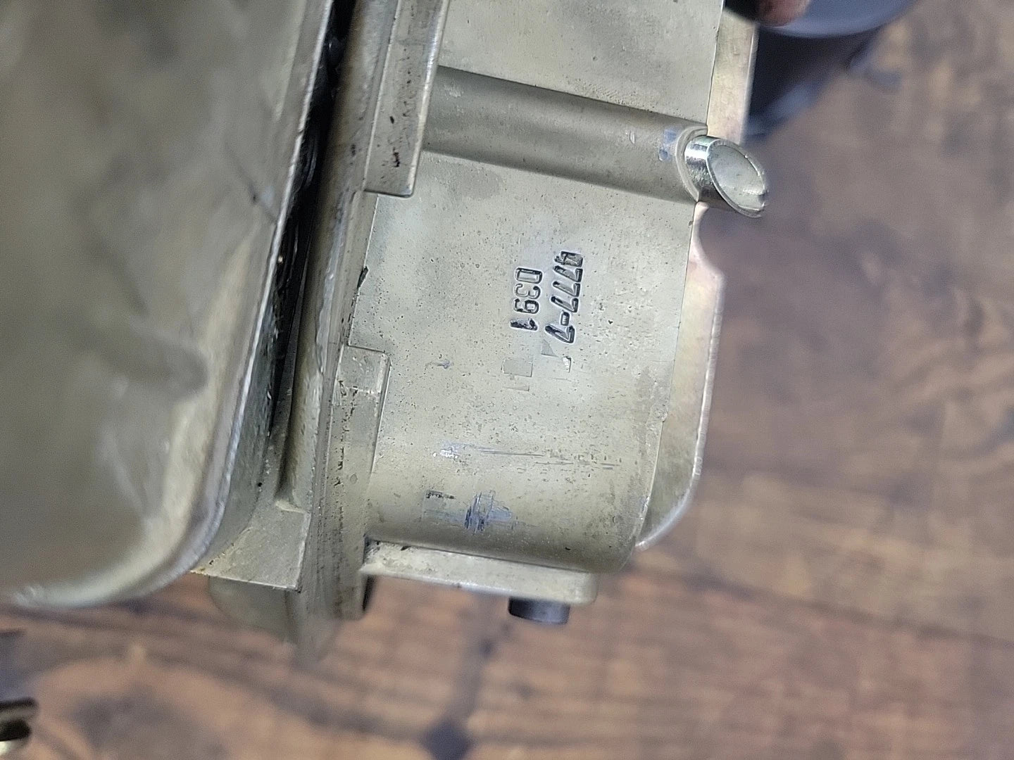 Nice Holley 4777-7 4777 650 CFM Double Pumper Carburetor Mechanical Secondaries