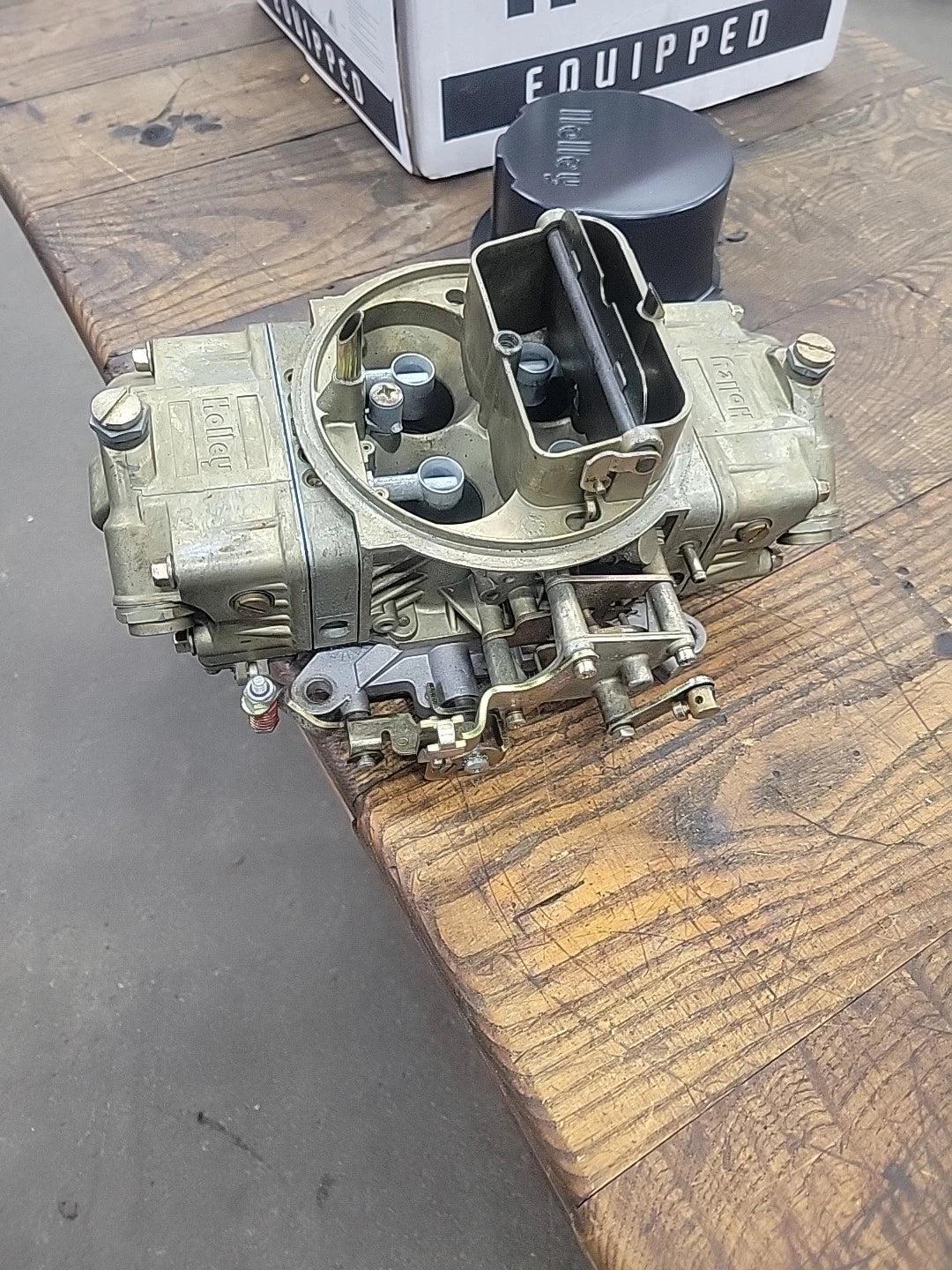 Nice Holley 4777-7 4777 650 CFM Double Pumper Carburetor Mechanical Secondaries