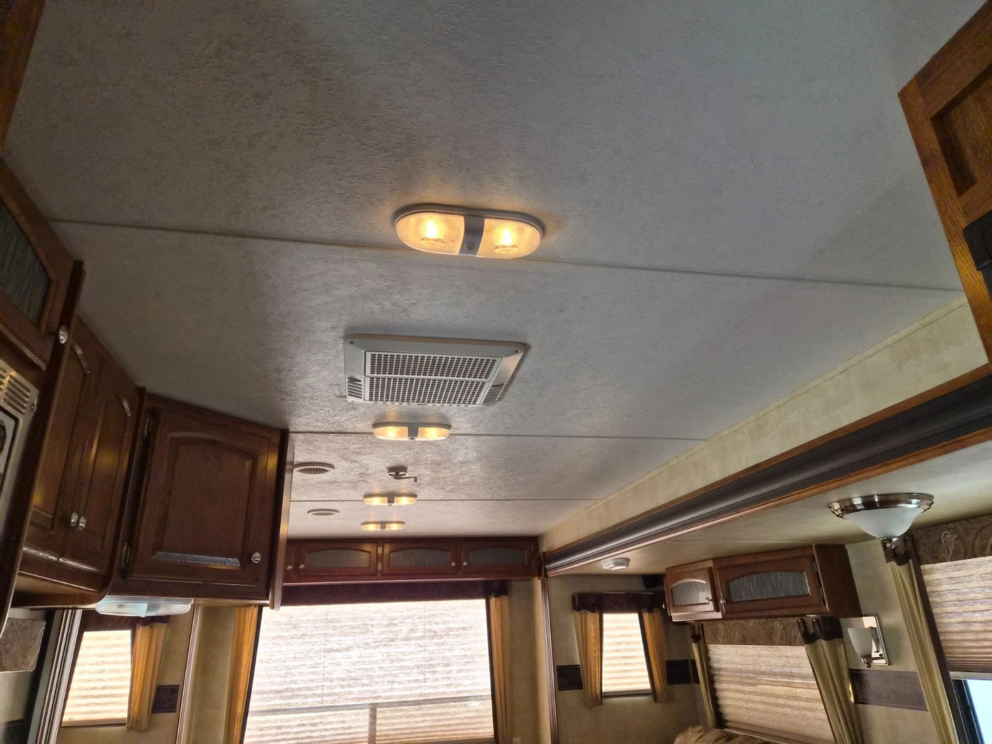 2012 KEYSTONE HORNET HIDEOUT PLATINUM CAMPER TRAILER 31RLDS