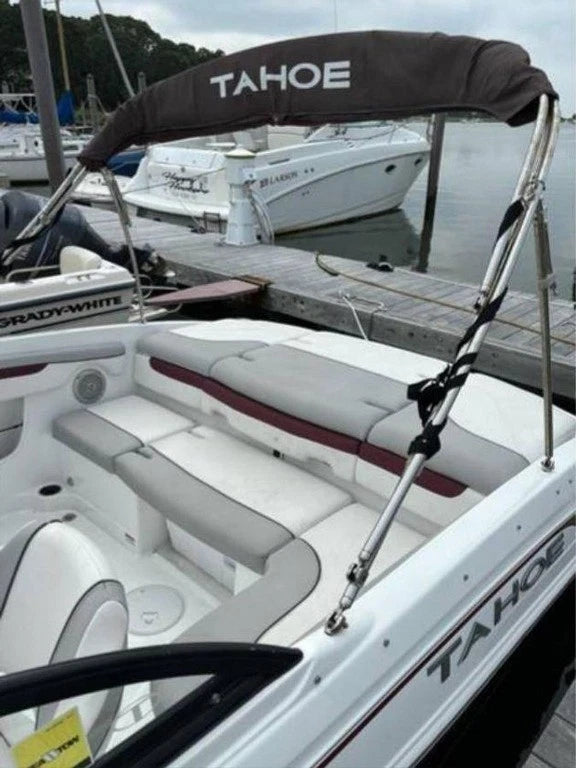 2020 Tahoe 700 Bowrider 40 Hours  trailer Included Dealer Serviced