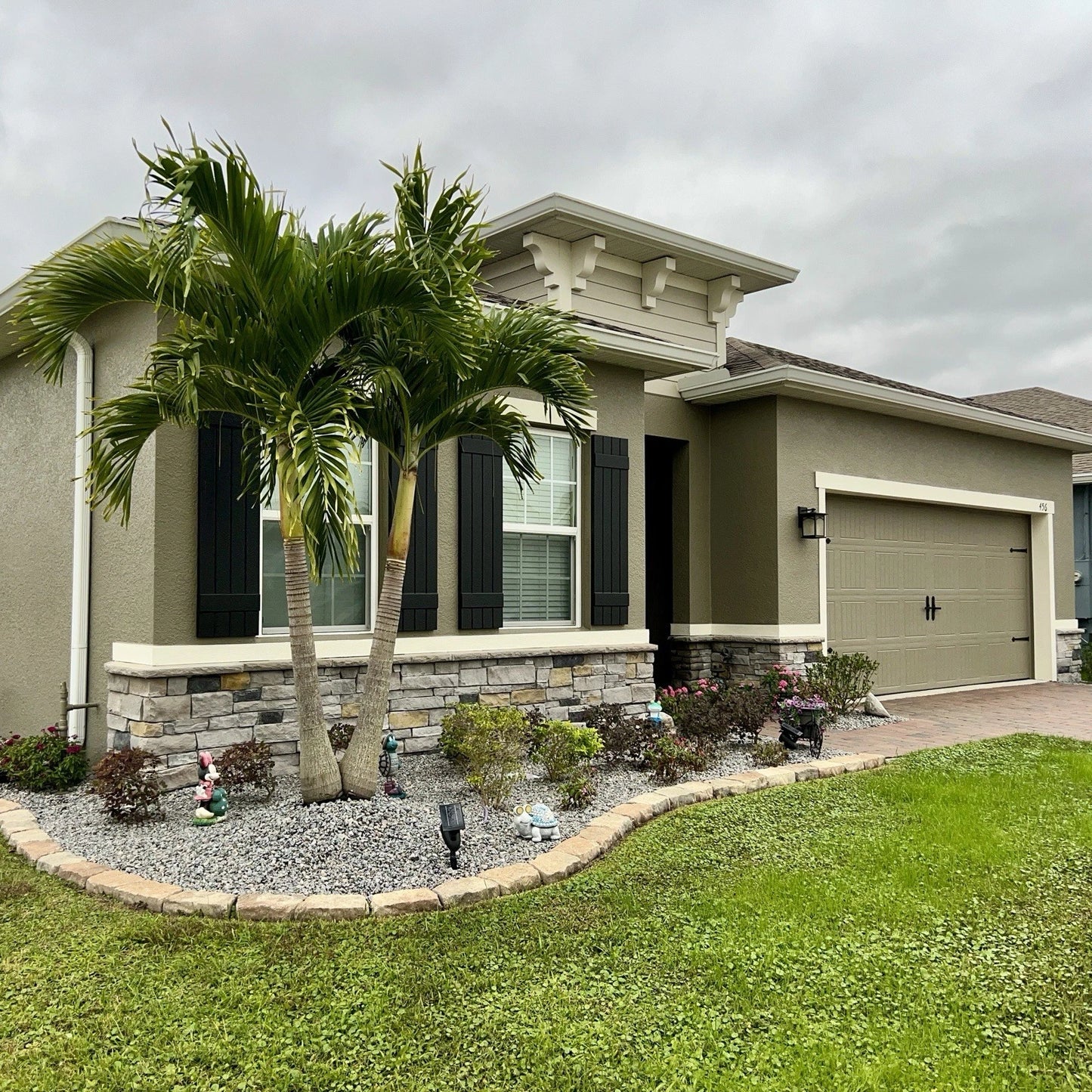 Mount Dora FL 32757 Corner Lot 3BR/2BA 2017 SqFt 2-Car Gar | MLS O6365215