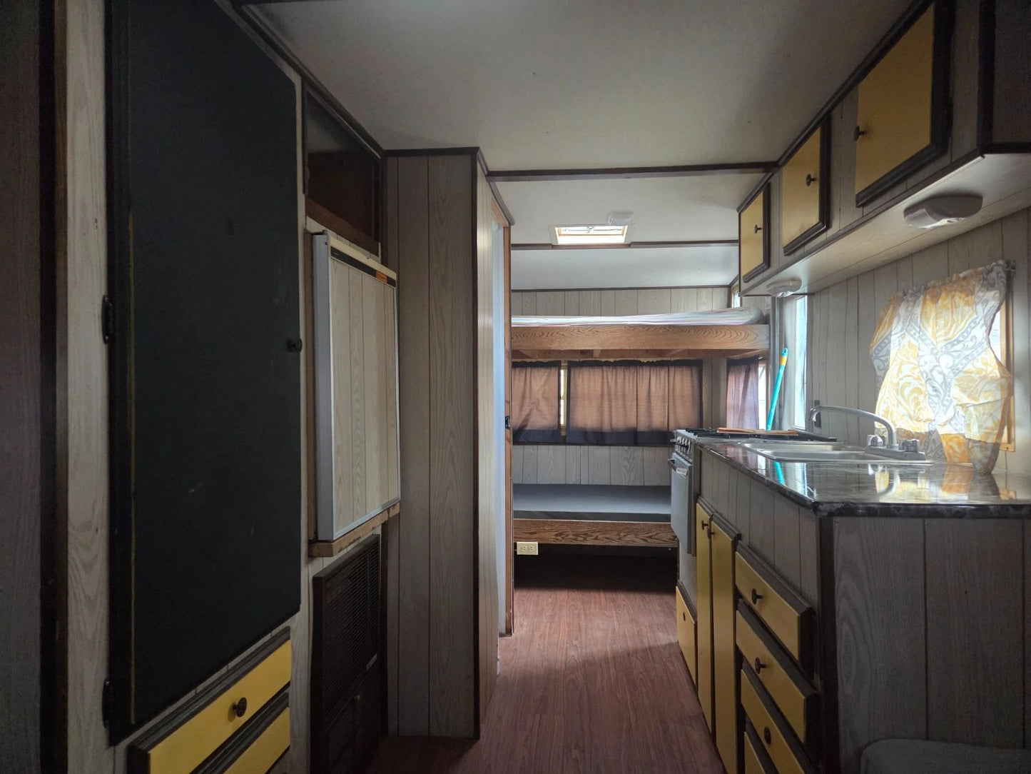 1975 20FT. COACHMEN CADET  VINTAGE TRAVEL TRAILER CAMPER NICE REMODELED INTERIOR