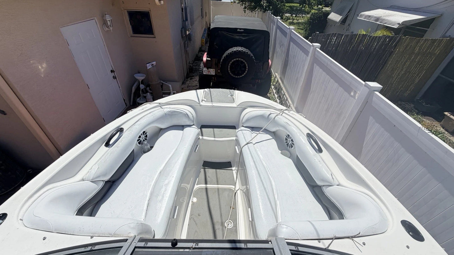 Yamaha SX210 Jet Boat for 9 People, 2 Yamaha 1.8 Engines, In Excellent Condition