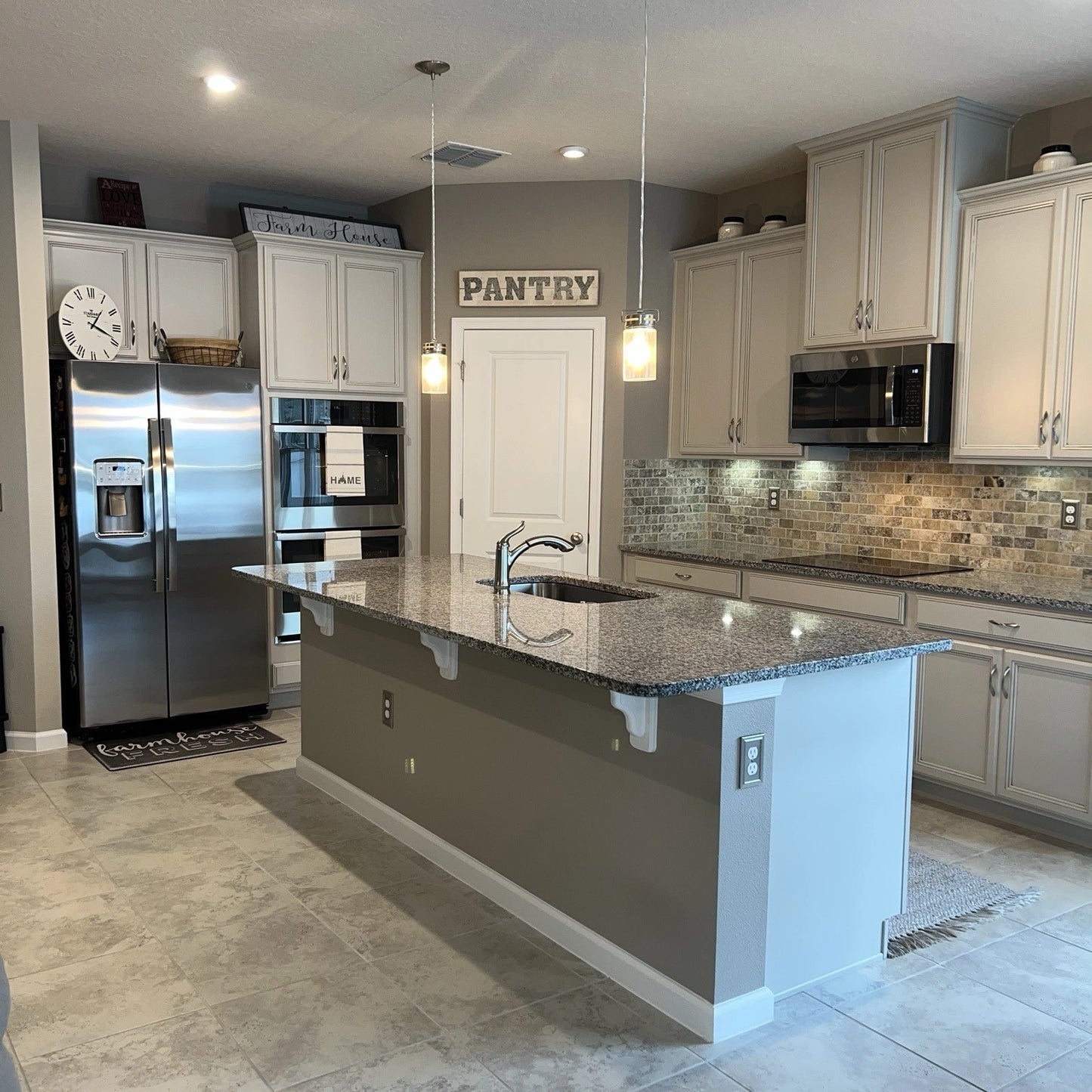 Mount Dora FL 32757 Corner Lot 3BR/2BA 2017 SqFt 2-Car Gar | MLS O6365215